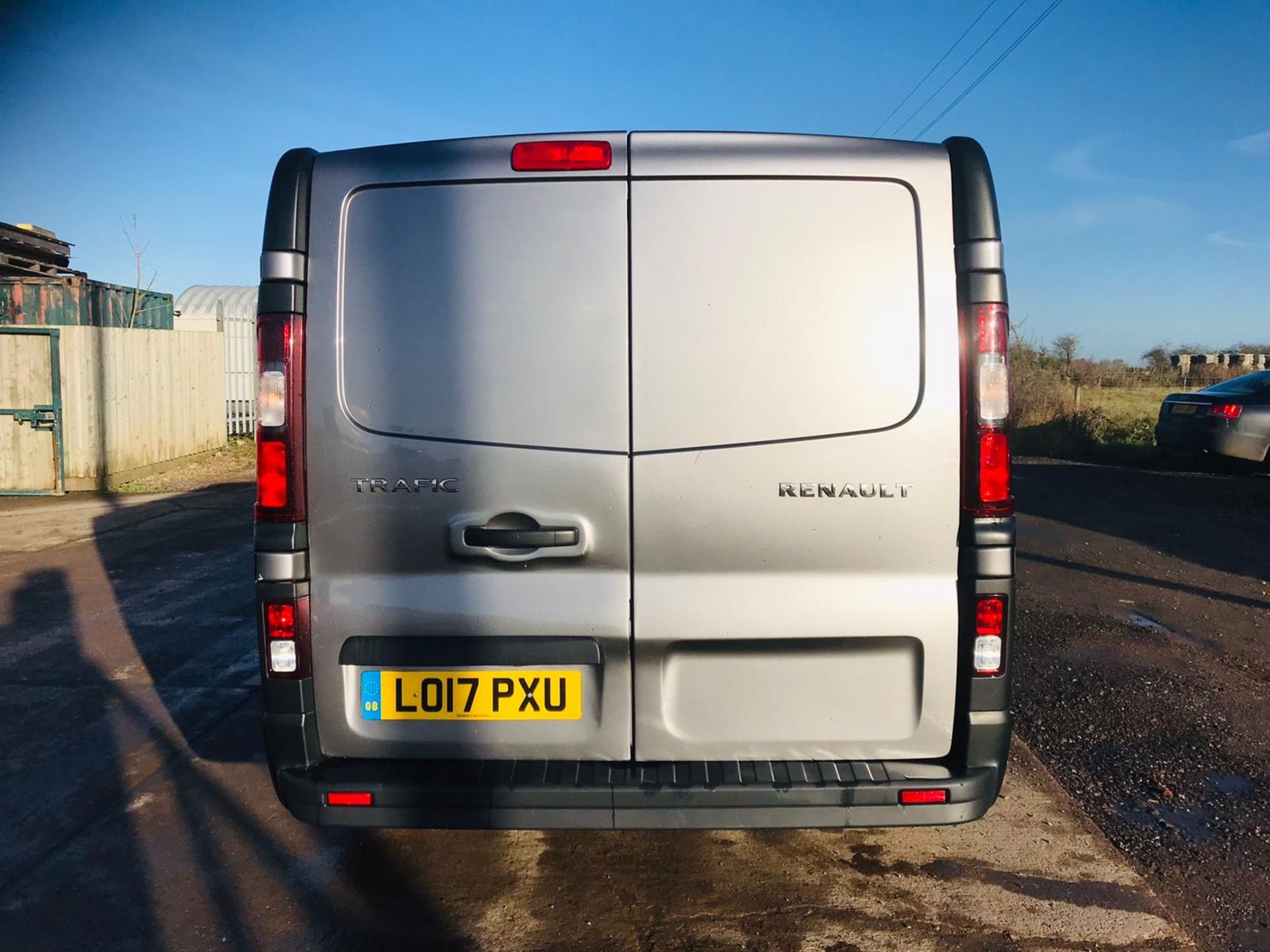 RENAULT TRAFIC SL27 1.6DCI "BUSINESS EDITION" 17 REG - EURO 6 - GREAT SPEC - SAT NAV - ELEC PACK - Image 3 of 17