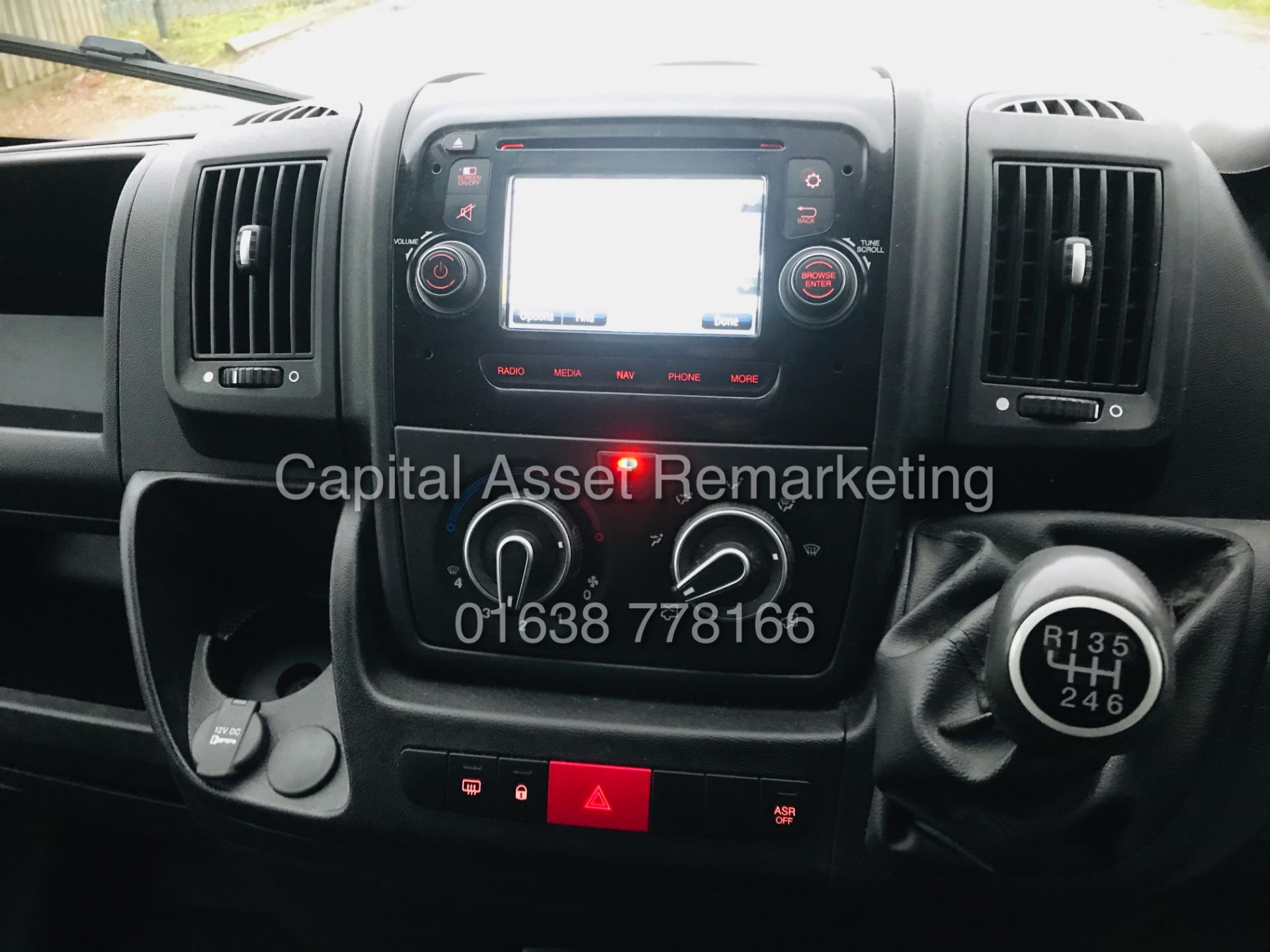 On Sale PEUGEOT BOXER 2.2HDI "PROFESSIONAL" (16 REG) 1 OWNER FSH *AIR CON* CRUISE -SAT NAV - Image 28 of 32