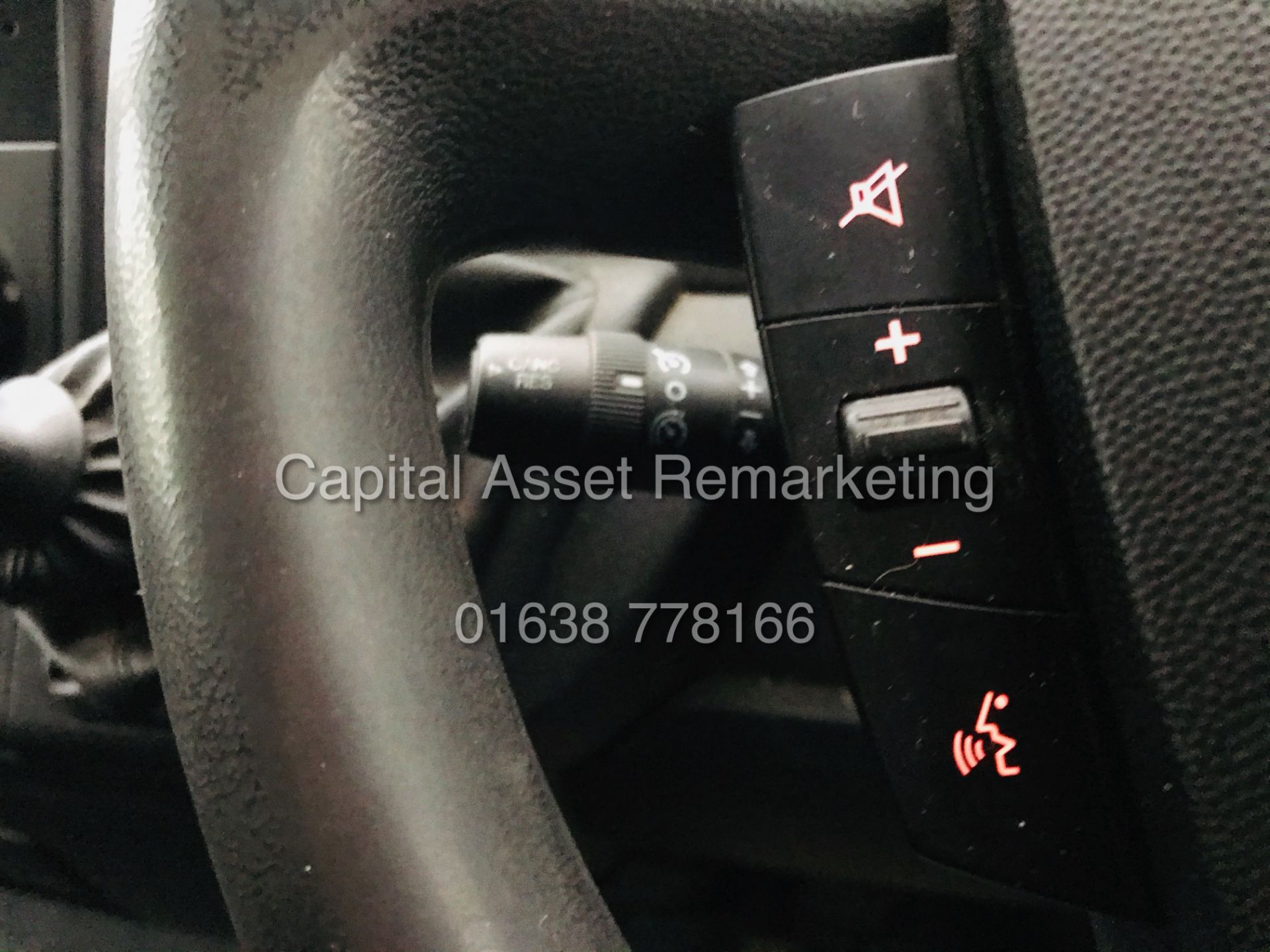 On Sale PEUGEOT BOXER 2.2HDI "PROFESSIONAL" (16 REG) 1 OWNER FSH *AIR CON* CRUISE -SAT NAV - Image 30 of 32