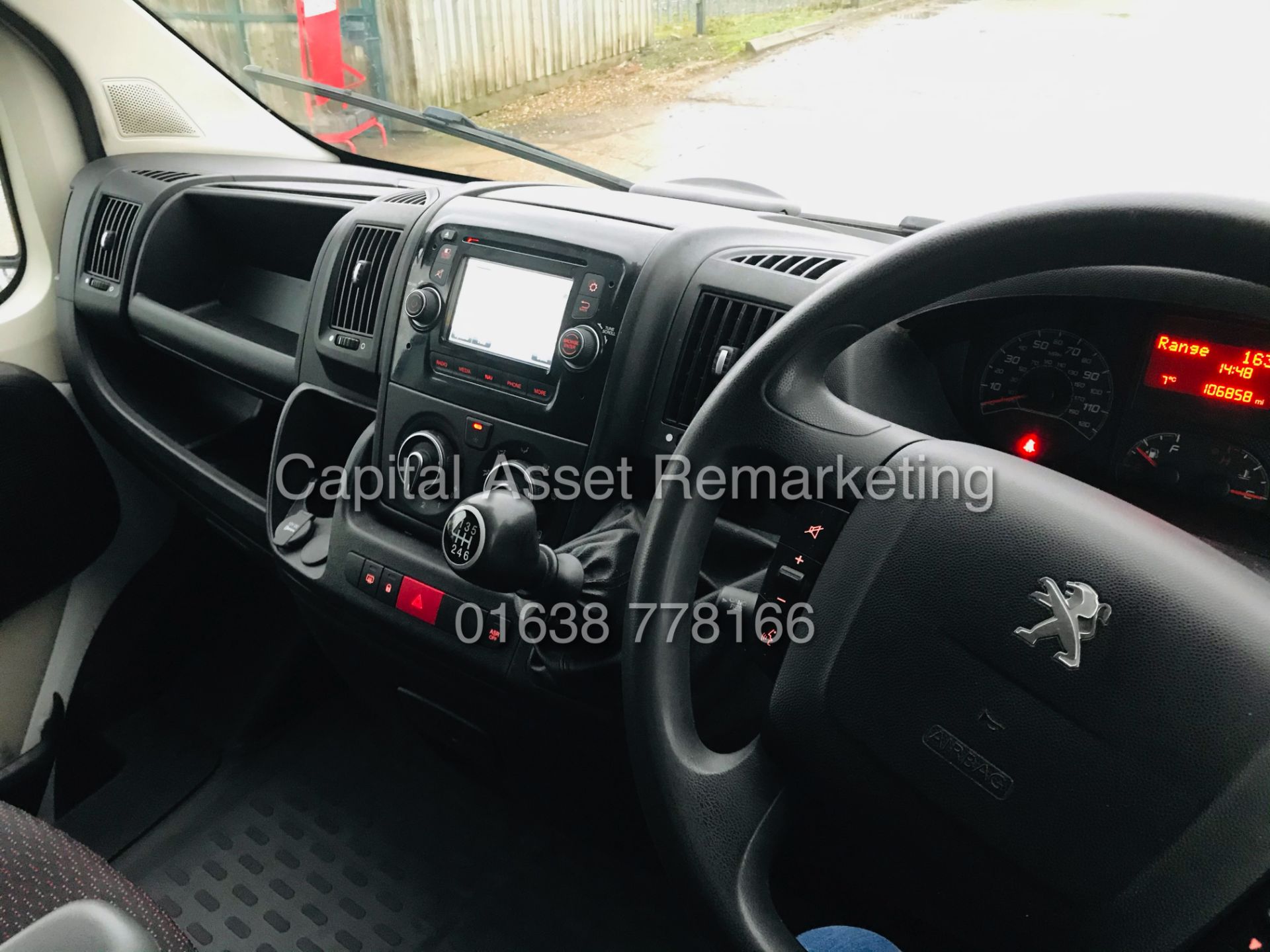 On Sale PEUGEOT BOXER 2.2HDI "PROFESSIONAL" (16 REG) 1 OWNER FSH *AIR CON* CRUISE -SAT NAV - Image 25 of 32