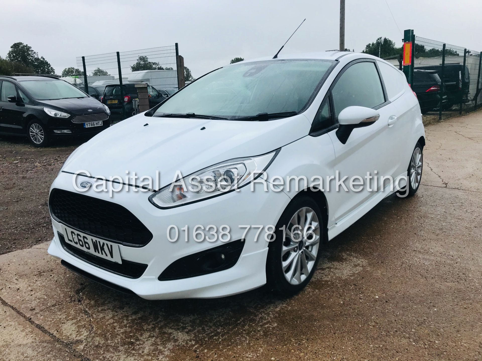 FORD FIESTA 1.5TDCI "SPORT" VAN / COMMERCIAL (2017 MODEL) 1 OWNER - LOW MILEAGE *AIR CON* ELEC PACK - Image 5 of 21