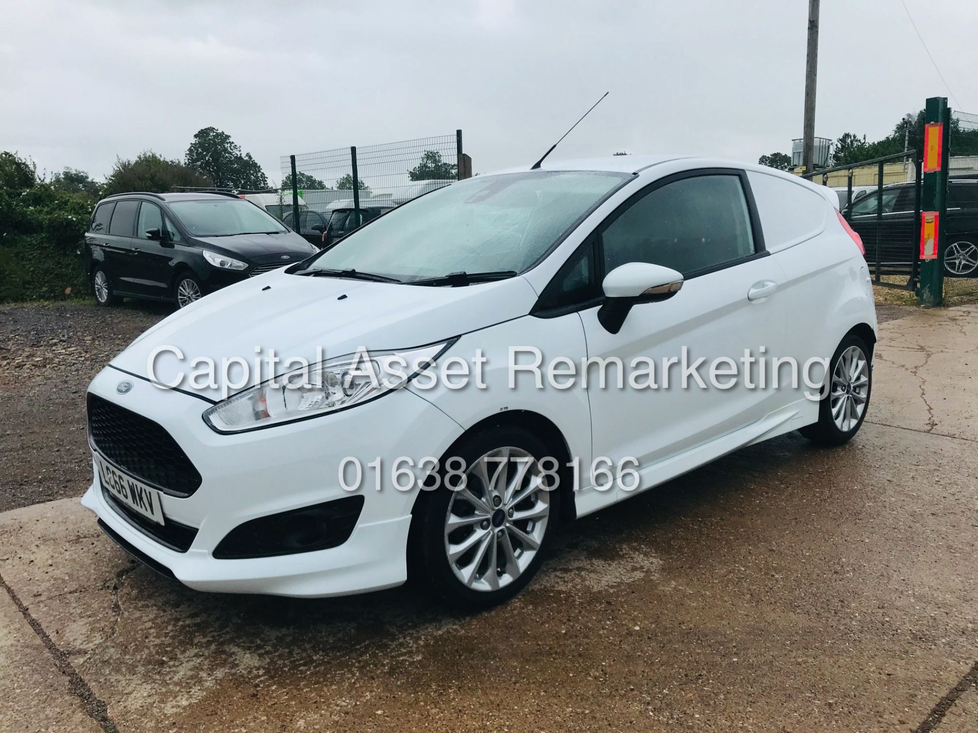 FORD FIESTA 1.5TDCI "SPORT" VAN / COMMERCIAL (2017 MODEL) 1 OWNER - LOW MILEAGE *AIR CON* ELEC PACK - Image 6 of 21