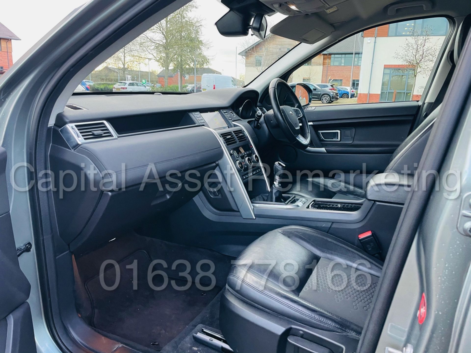 (On Sale) LAND ROVER DISCOVERY SPORT *SE TECH* SUV (2017) '2.0 TD4 - STOP/START' (1 OWNER FROM NEW) - Image 24 of 50