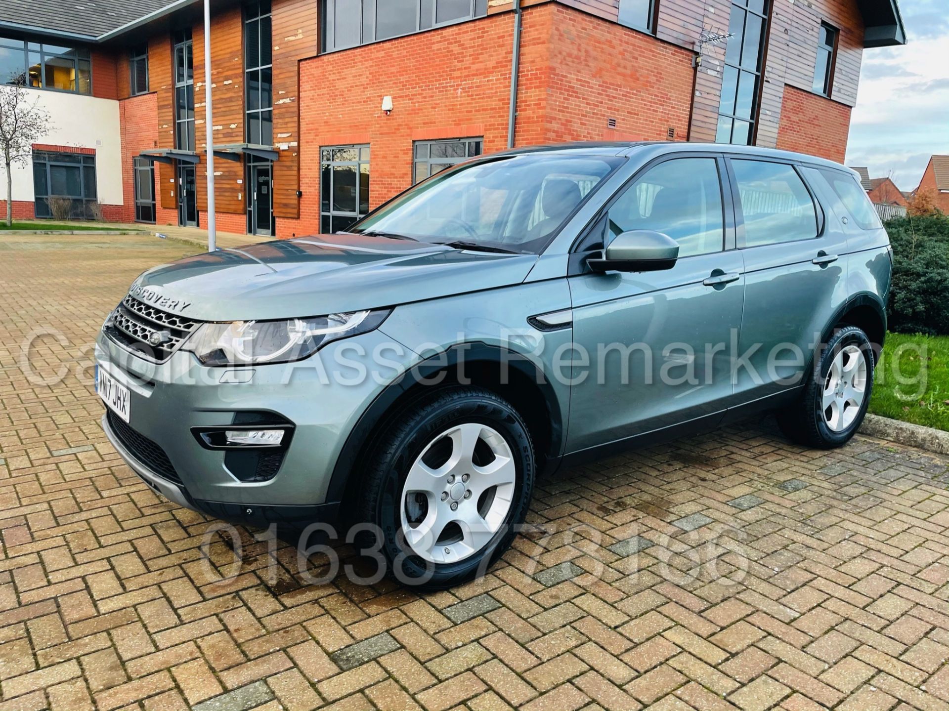 (On Sale) LAND ROVER DISCOVERY SPORT *SE TECH* SUV (2017) '2.0 TD4 - STOP/START' (1 OWNER FROM NEW) - Image 6 of 50