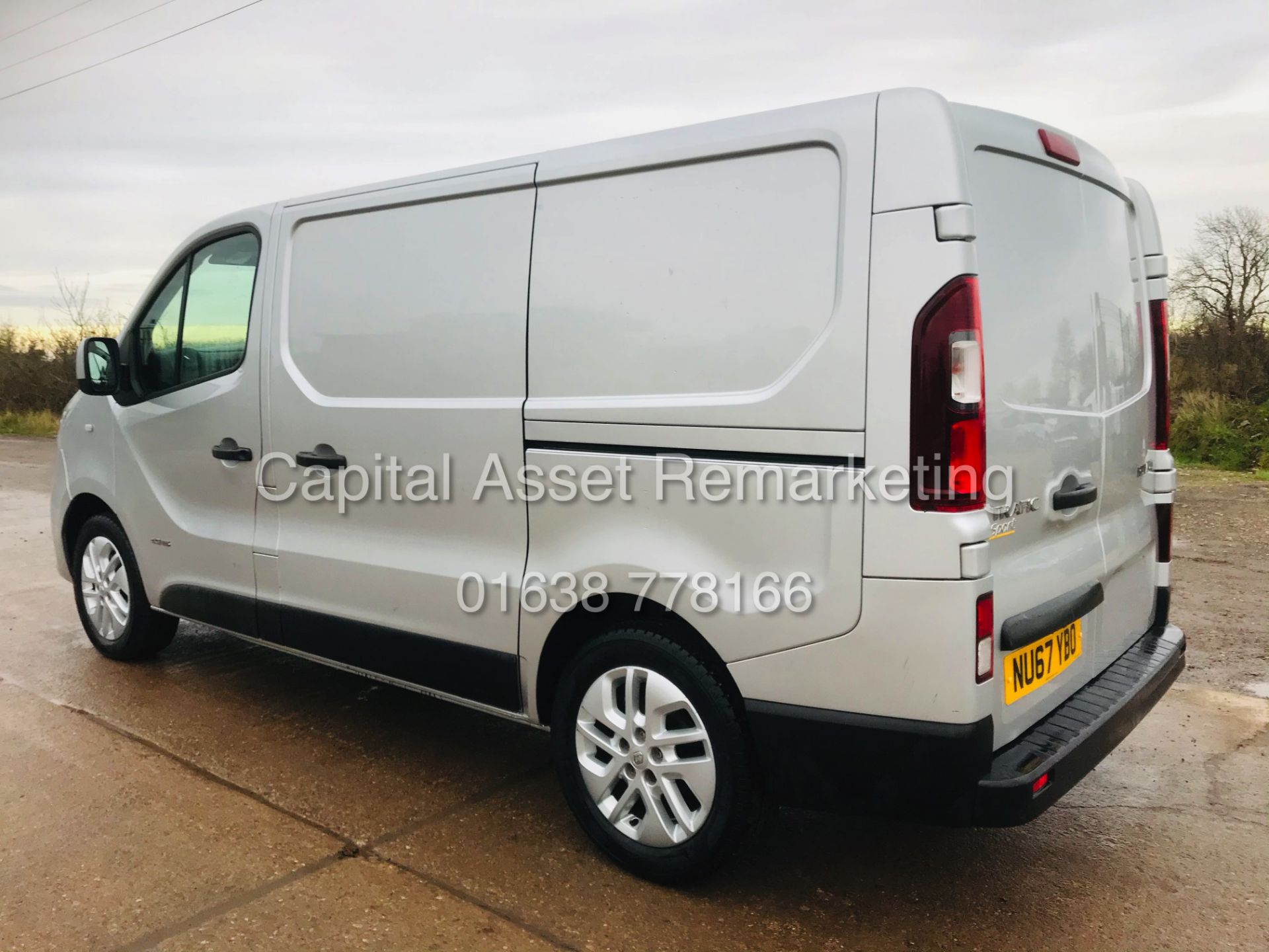 RENAULT TRAFIC SL27 SPORT (NAV) 1.6DCI (120) - 2018 MODEL - 1 KEEPER - AIR CON - ALLOYS - SAT NAV - Image 9 of 24