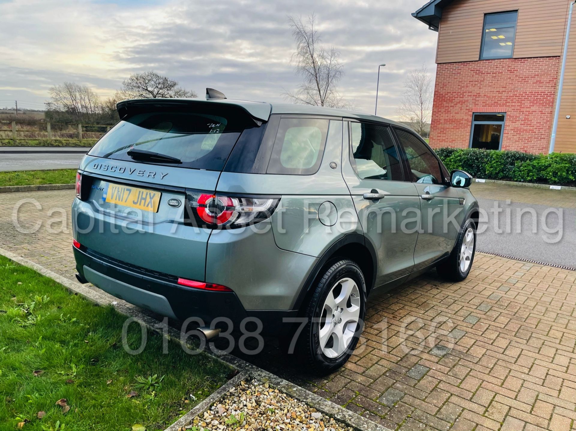 (On Sale) LAND ROVER DISCOVERY SPORT *SE TECH* SUV (2017) '2.0 TD4 - STOP/START' (1 OWNER FROM NEW) - Image 12 of 50