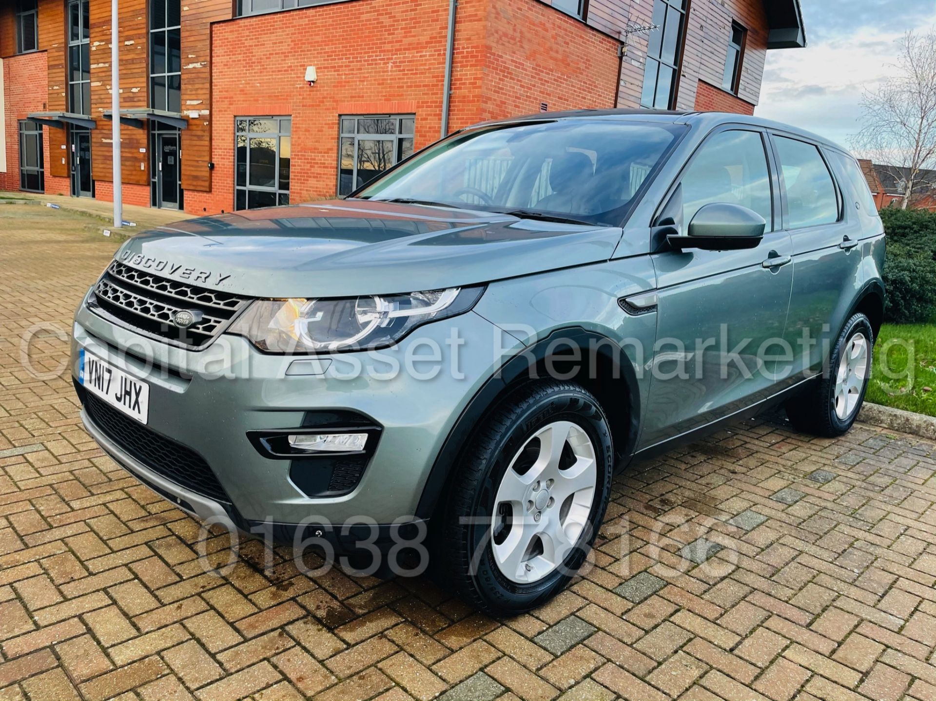 (On Sale) LAND ROVER DISCOVERY SPORT *SE TECH* SUV (2017) '2.0 TD4 - STOP/START' (1 OWNER FROM NEW) - Image 5 of 50