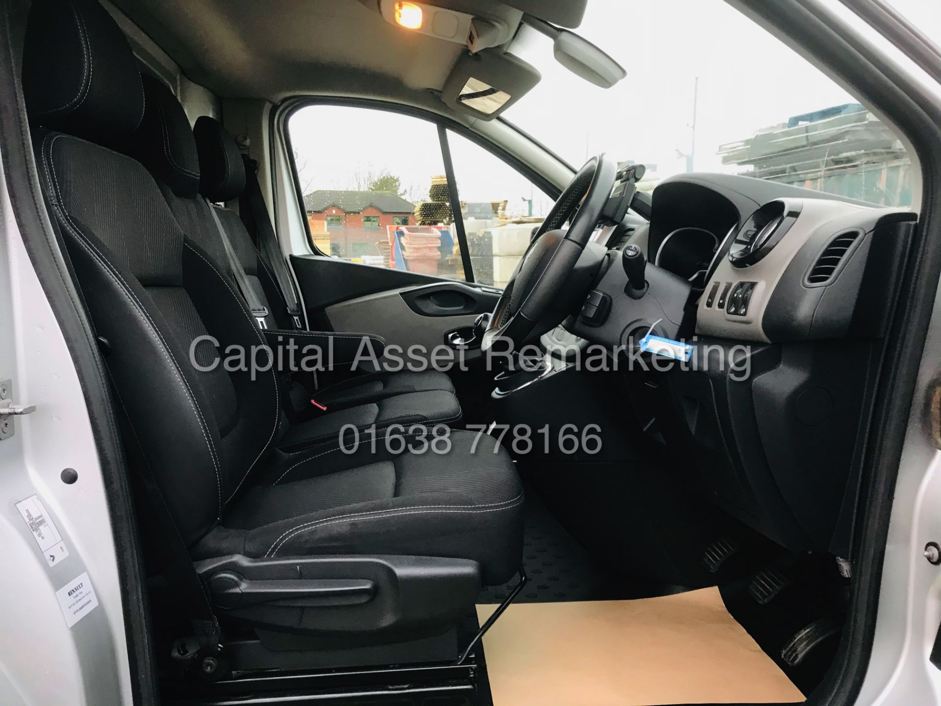 RENAULT TRAFIC SL27 SPORT (NAV) 1.6DCI (120) - 2018 MODEL - 1 KEEPER - AIR CON - ALLOYS - SAT NAV - Image 13 of 24