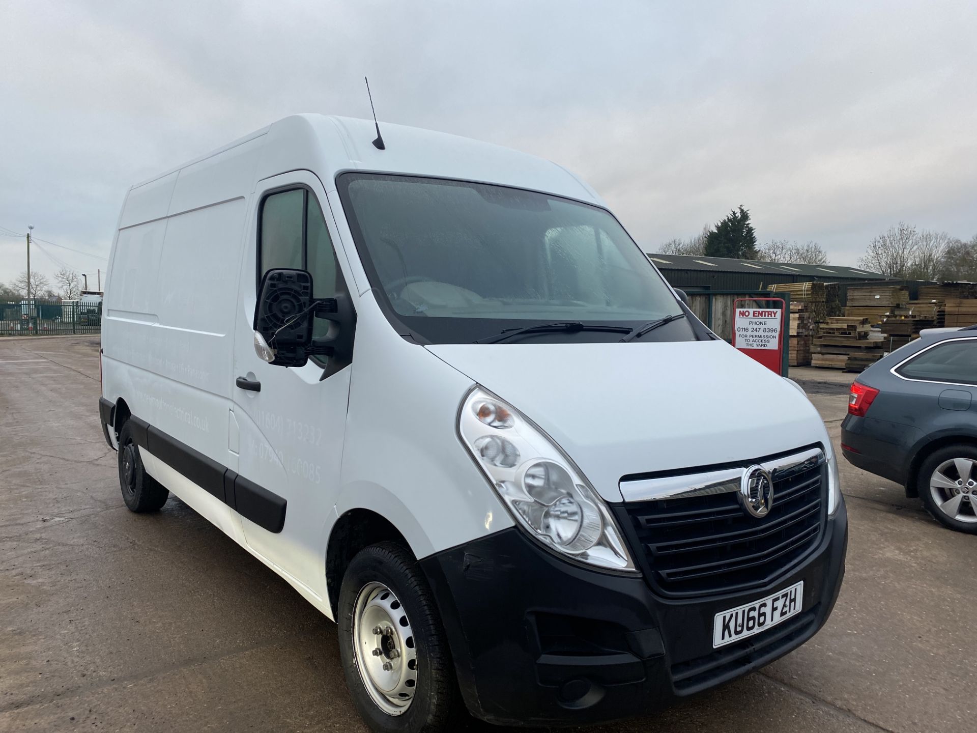 VAUXHALL MOVANO F3500 2.3CDTI (130) MEDIUM WHEEL BASE - 2017 MODEL - EURO 6 "ULEZ COMPLIANT" AIR CON