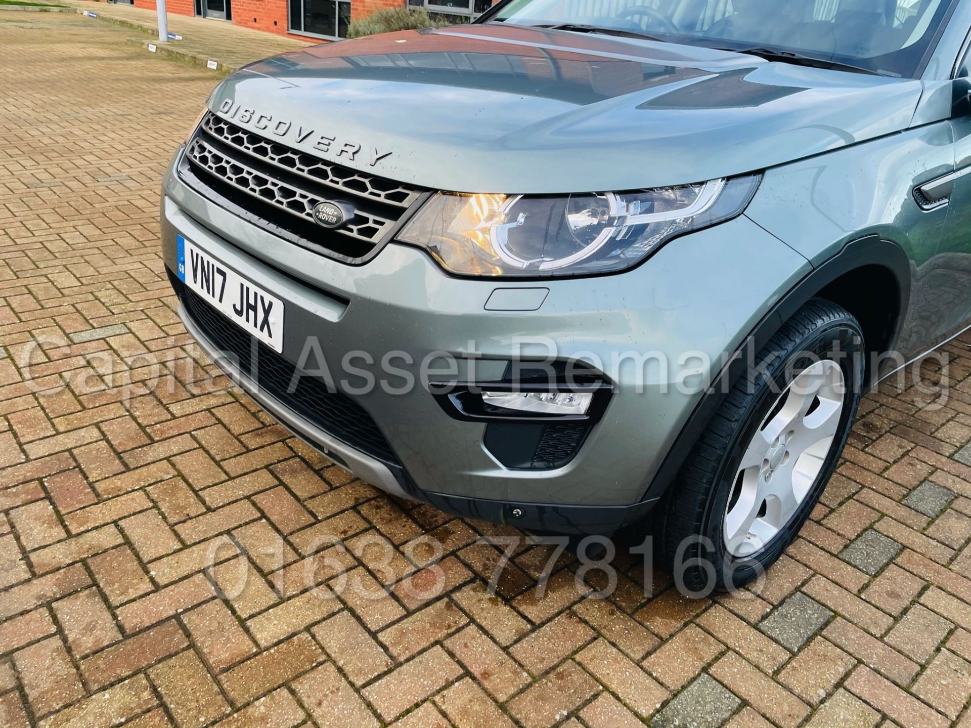 (On Sale) LAND ROVER DISCOVERY SPORT *SE TECH* SUV (2017) '2.0 TD4 - STOP/START' (1 OWNER FROM NEW) - Image 16 of 50