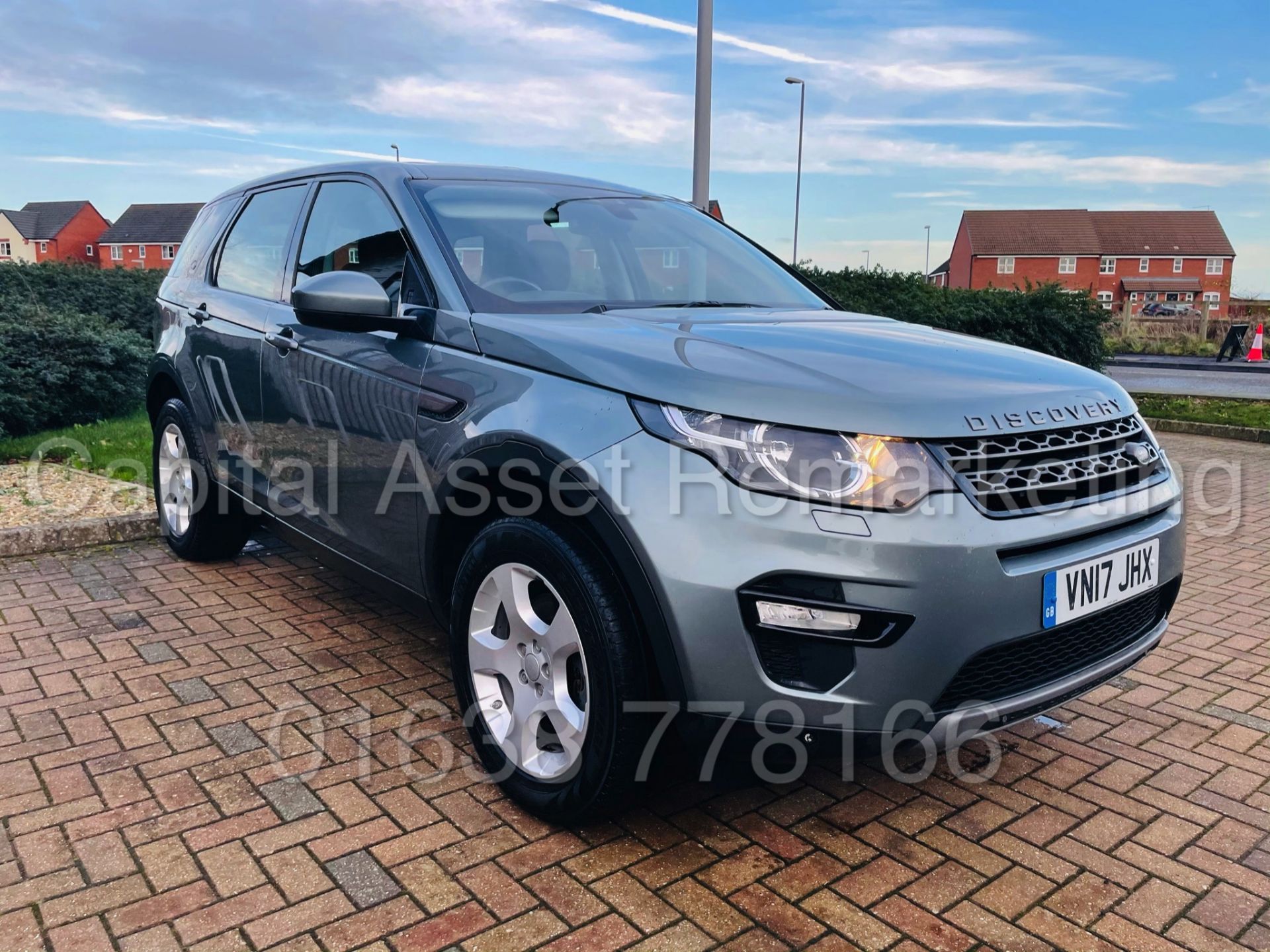 (On Sale) LAND ROVER DISCOVERY SPORT *SE TECH* SUV (2017) '2.0 TD4 - STOP/START' (1 OWNER FROM NEW) - Image 3 of 50