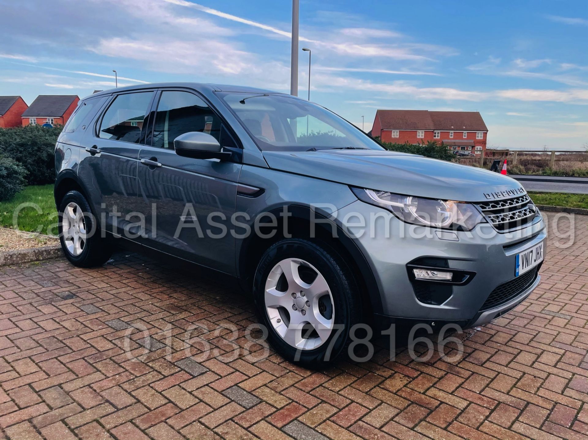 (On Sale) LAND ROVER DISCOVERY SPORT *SE TECH* SUV (2017) '2.0 TD4 - STOP/START' (1 OWNER FROM NEW) - Image 2 of 50