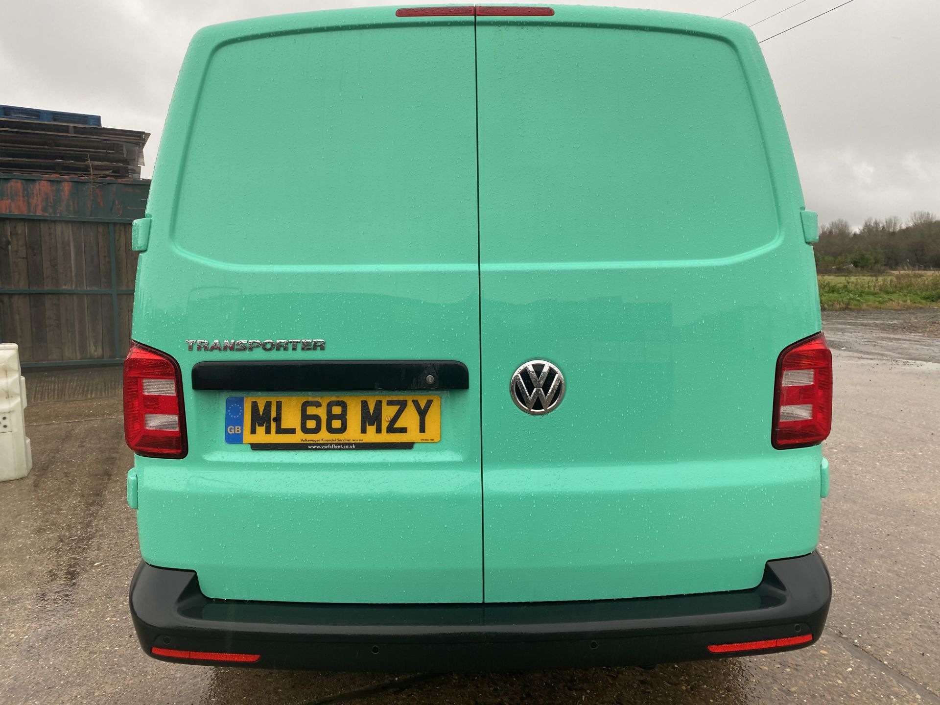 (ON SALE) VOLKSWAGEN TRANSPORTER 2.0TDI "BMT" LONG WHEEL BASE - 2019 MODEL - AIR CON -LOOK - Image 7 of 21