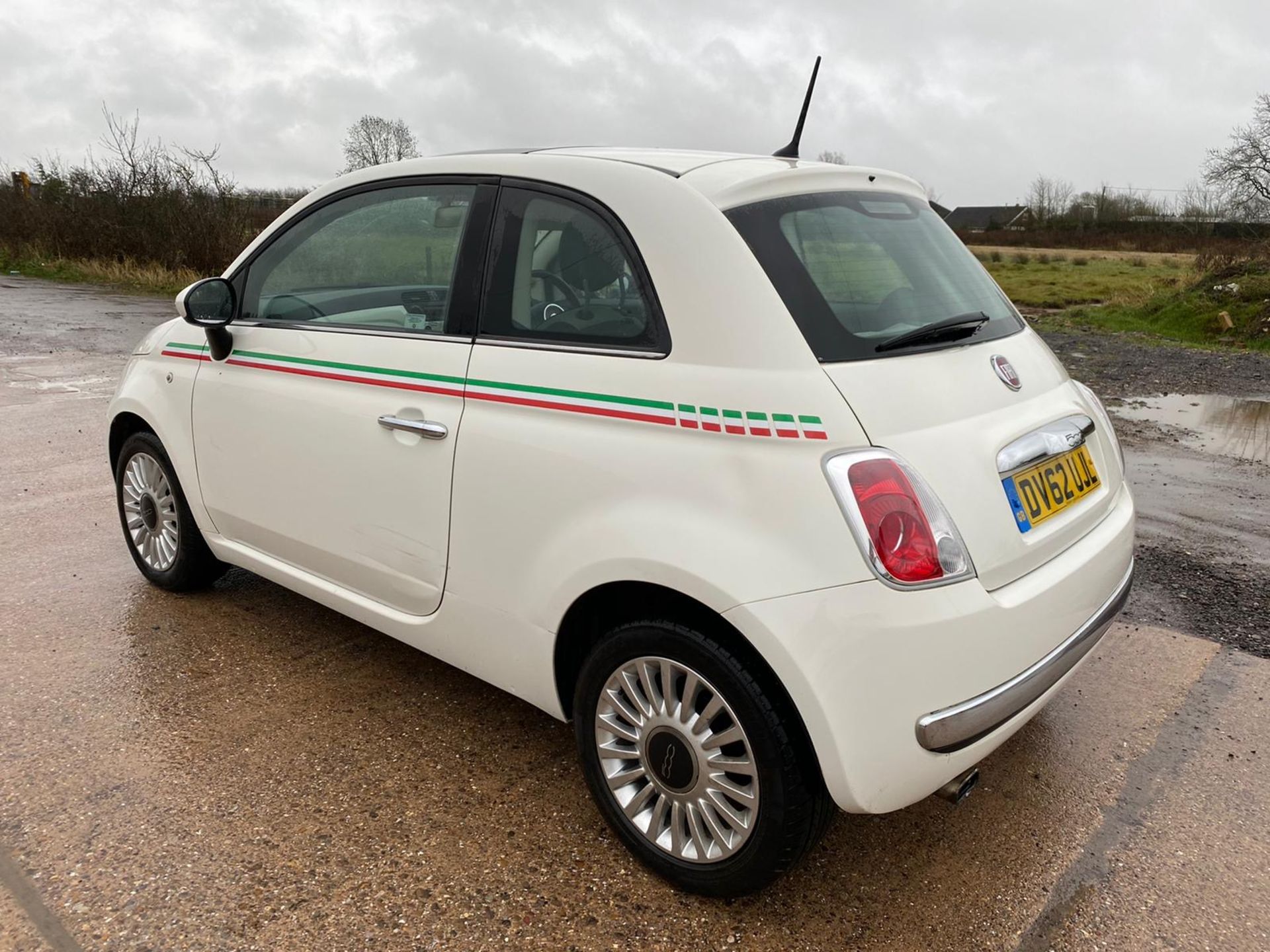 (ON SALE) FIAT 500 1.2 "LOUNGE" (START/STOP) 2013 MODEL - LOW MILES - AIR CON -LOW MILES- NO VAT - Image 5 of 13