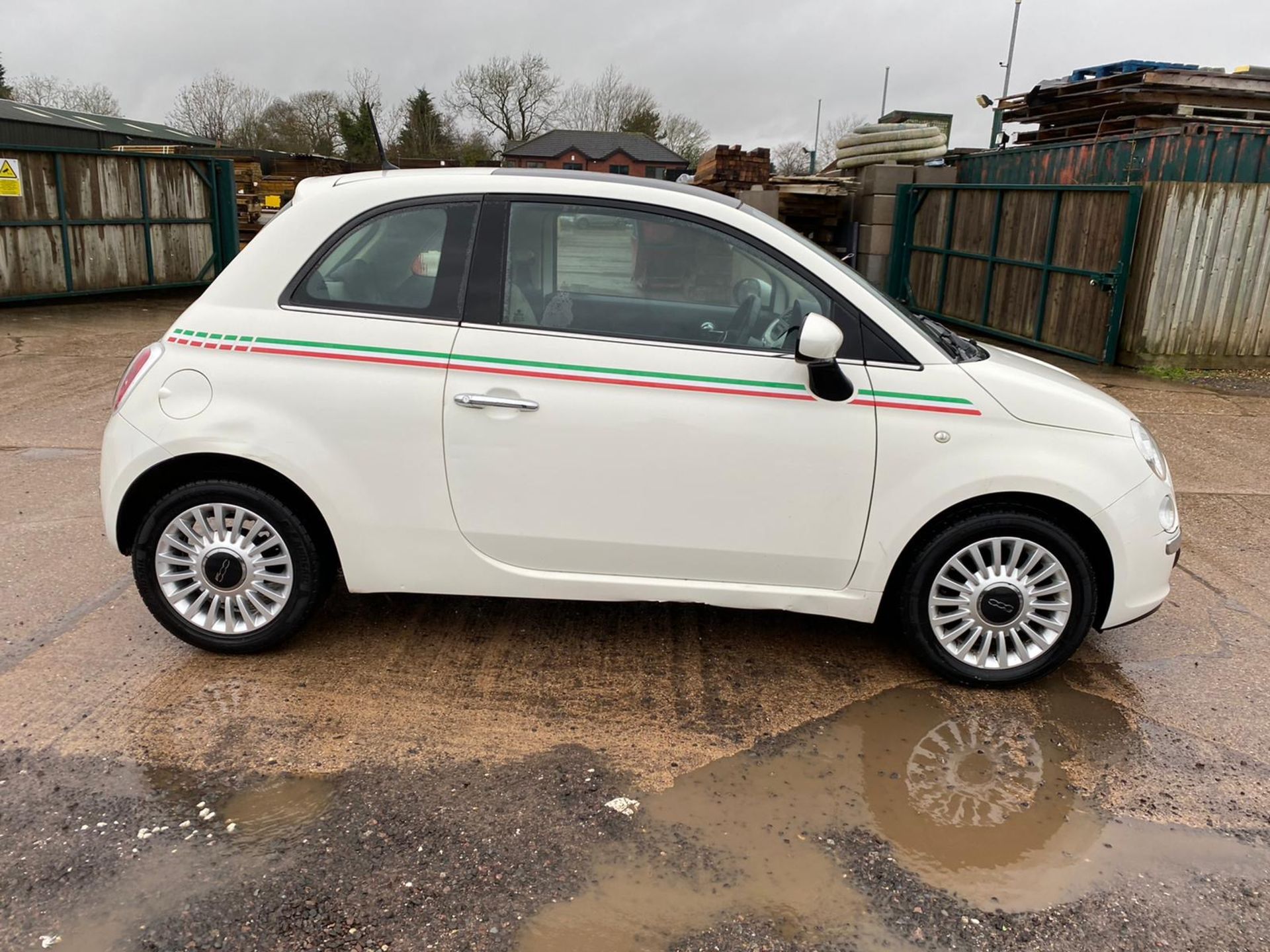 (ON SALE) FIAT 500 1.2 "LOUNGE" (START/STOP) 2013 MODEL - LOW MILES - AIR CON -LOW MILES- NO VAT - Image 2 of 13