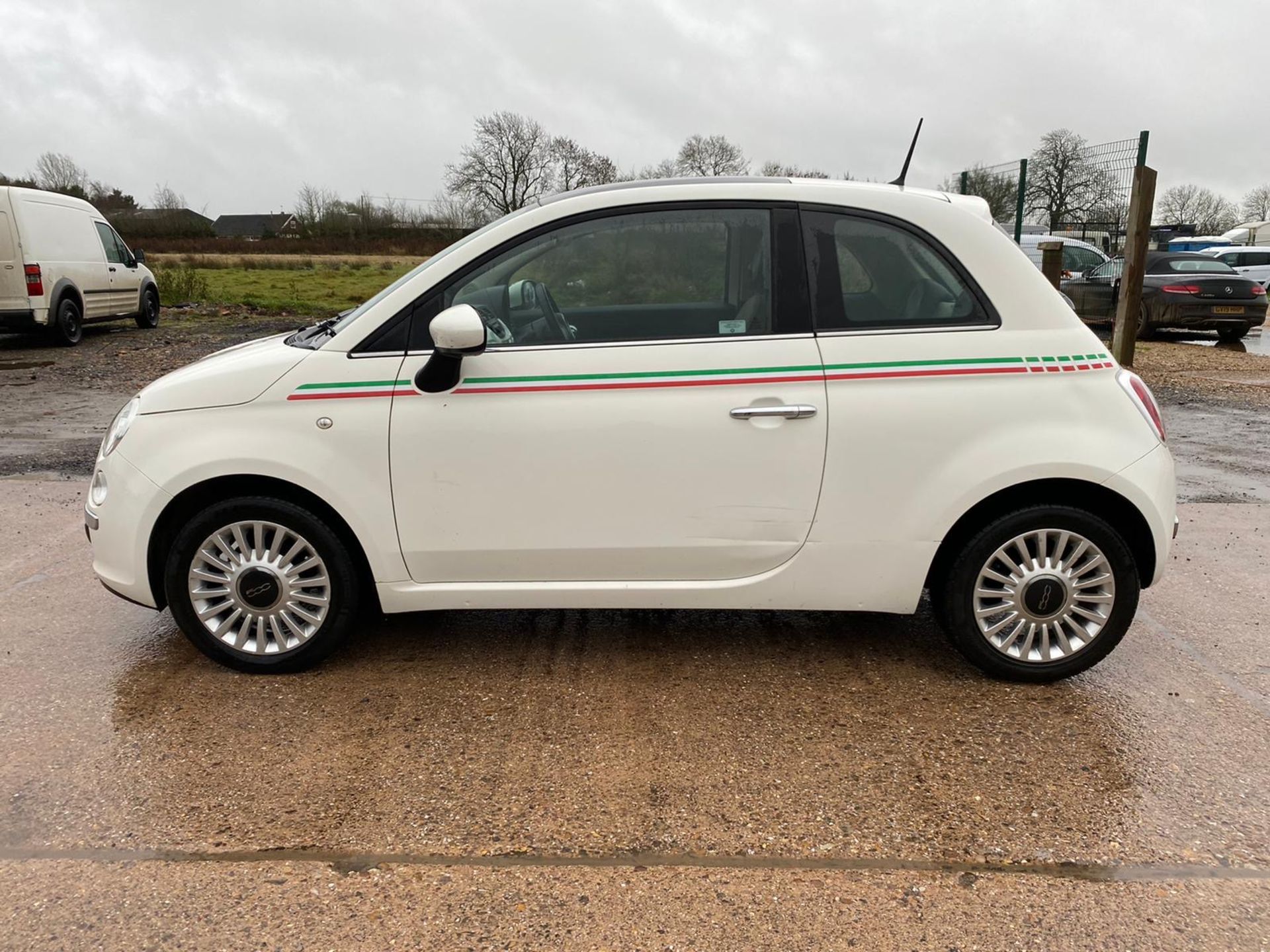 (ON SALE) FIAT 500 1.2 "LOUNGE" (START/STOP) 2013 MODEL - LOW MILES - AIR CON -LOW MILES- NO VAT - Image 3 of 13