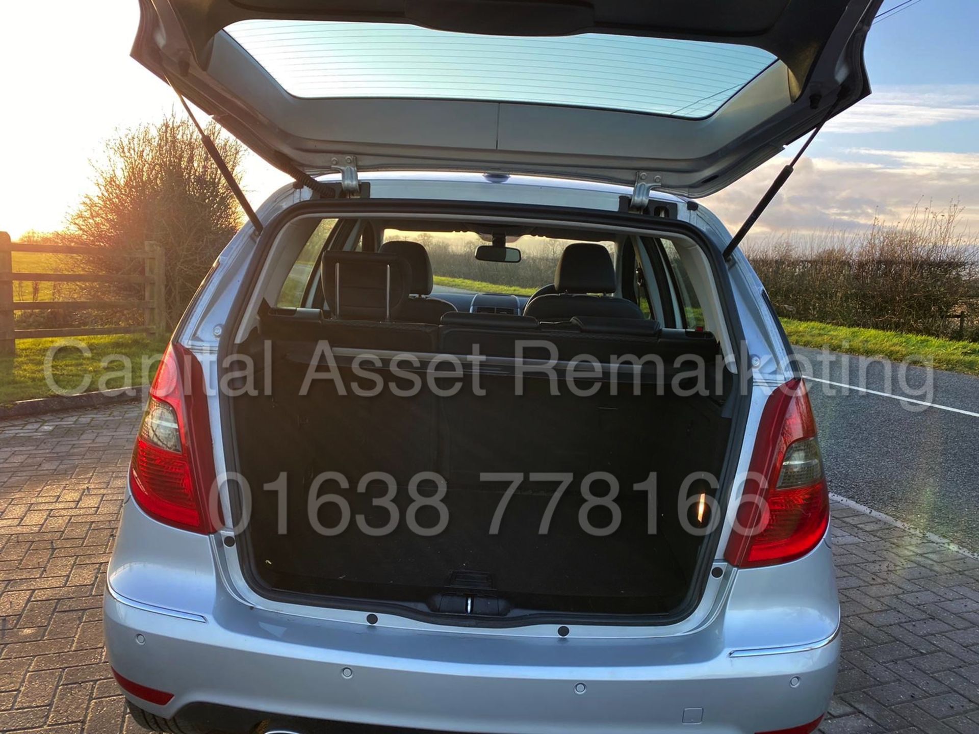 (ON SALE) MERCEDES-BENZ A160 CDI *AVANTGARDE SE* HATCHBACK (2012) '2.0 CDI - 5 SPEED' *AC* (NO VAT) - Image 13 of 17