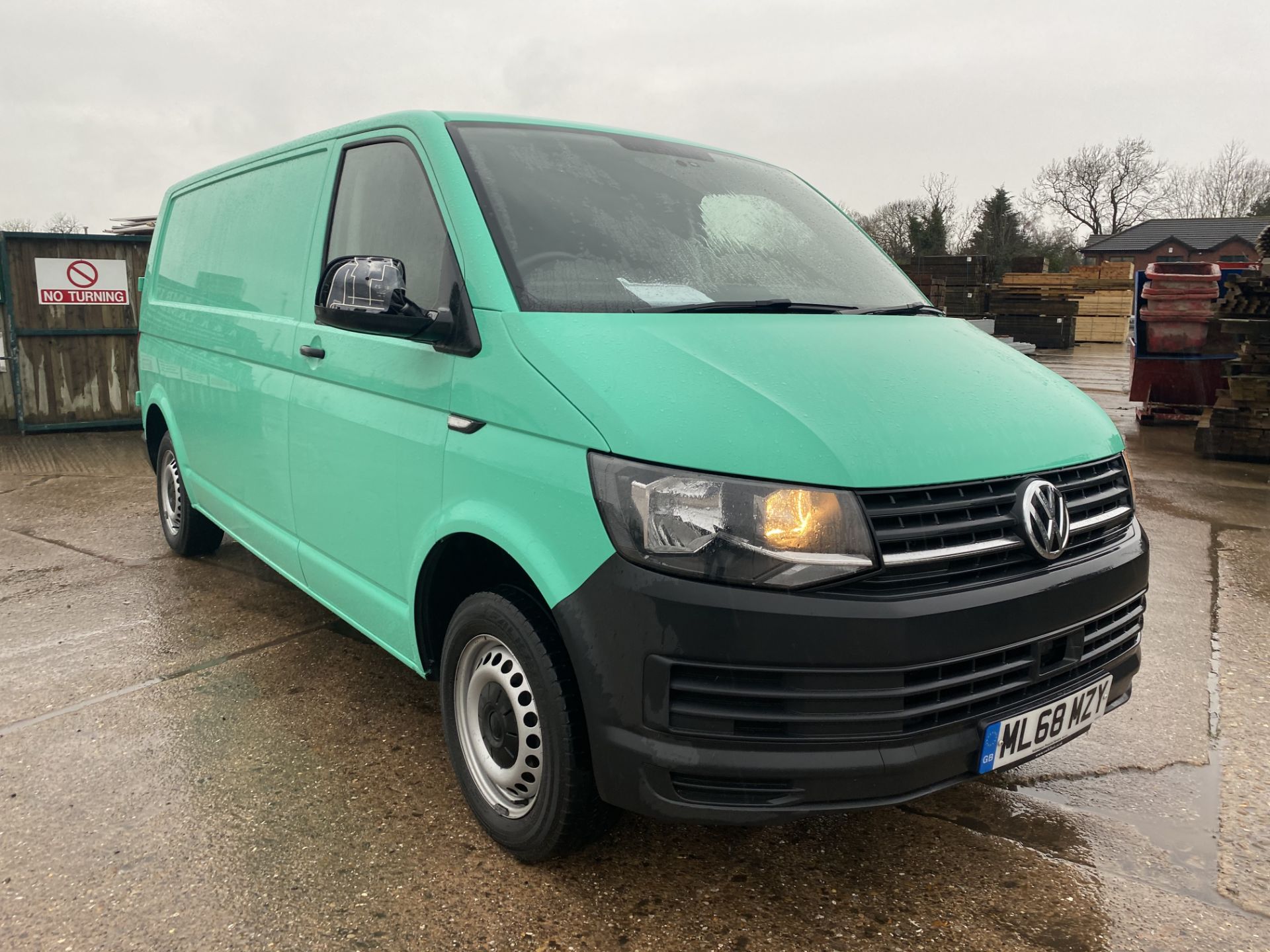 (ON SALE) VOLKSWAGEN TRANSPORTER 2.0TDI "BMT" LONG WHEEL BASE - 2019 MODEL - AIR CON -LOOK