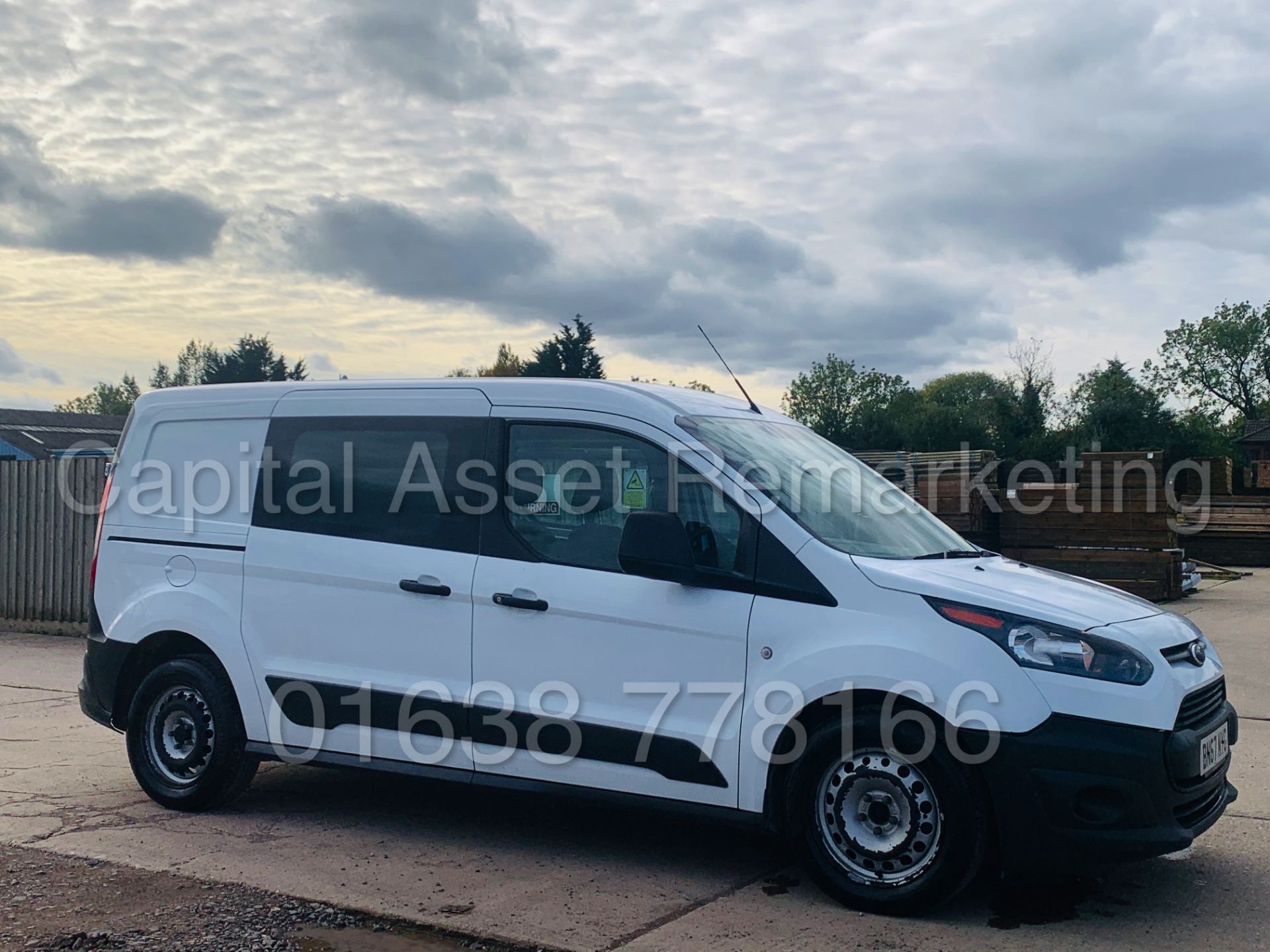 (On Sale) FORD TRANSIT CONNECT *LWB - 5 SEATER CREW VAN* (67 REG - EURO 6) 1.5 TDCI *A/C* (1 OWNER) - Image 3 of 40