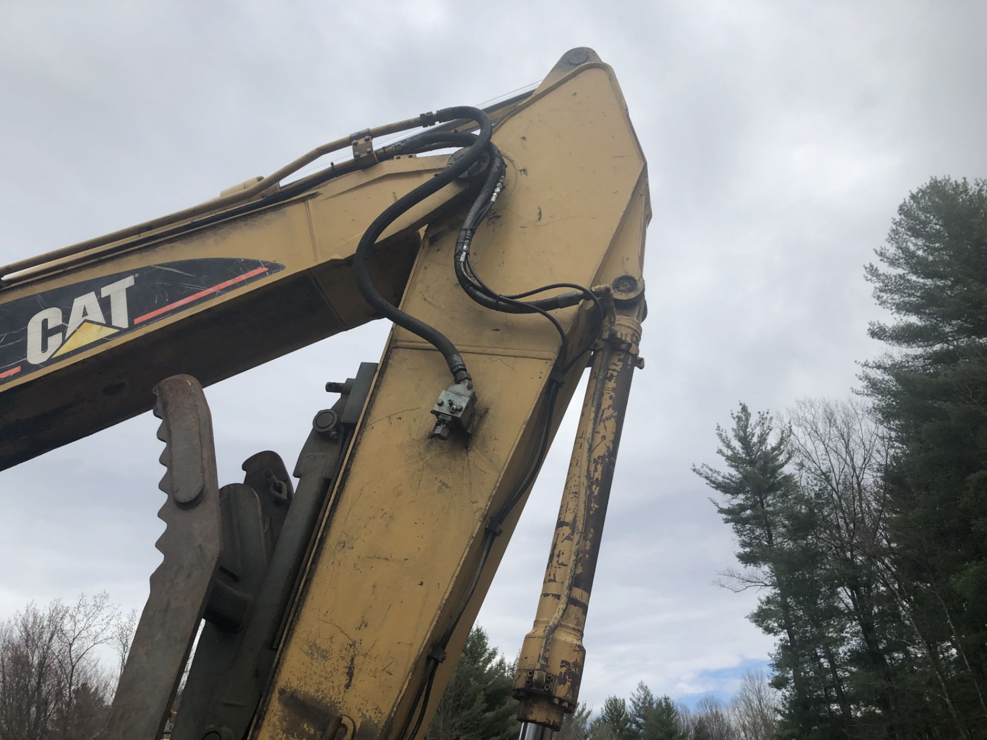 1998 CAT 320-BL track excavator, s/n 6CR02154, 7267 hours, manual thumb, hydraulic quick coupler - Image 13 of 41