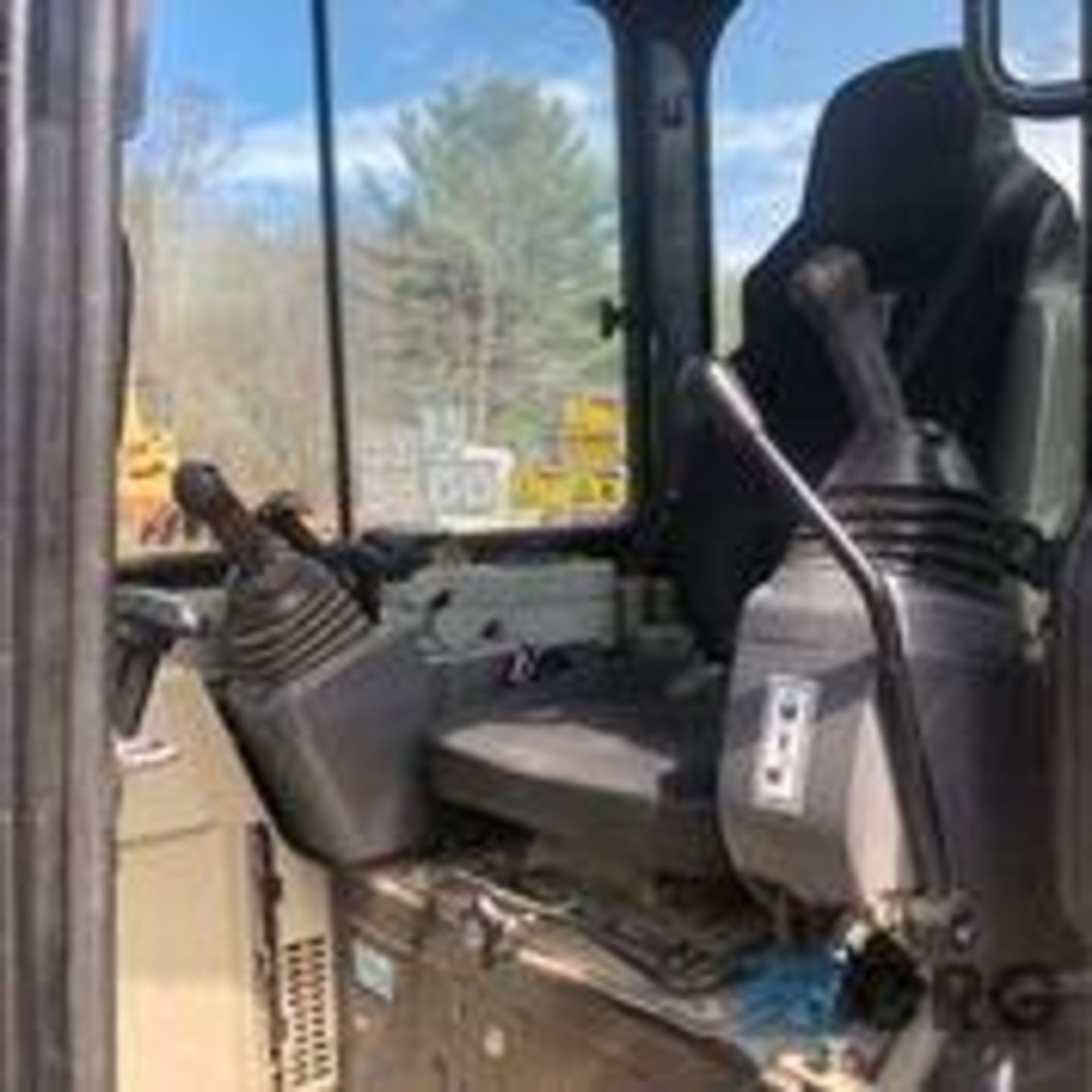 2014 CAT 304E-CR track excavator, auxillary hydraulics, hydraulic thumb, 2334 hrs. - Image 11 of 13