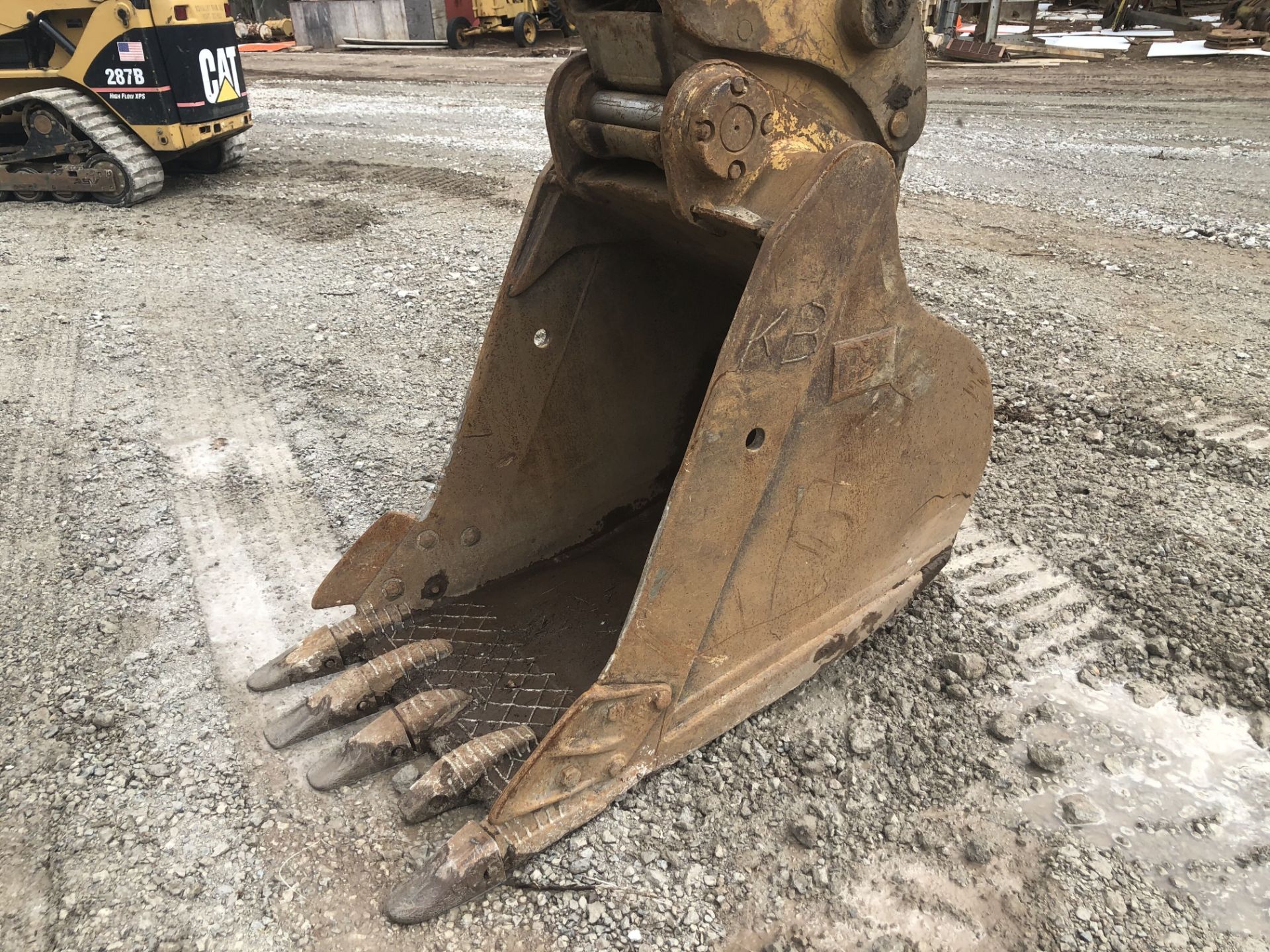 1998 CAT 320-BL track excavator, s/n 6CR02154, 7267 hours, manual thumb, hydraulic quick coupler - Image 16 of 41