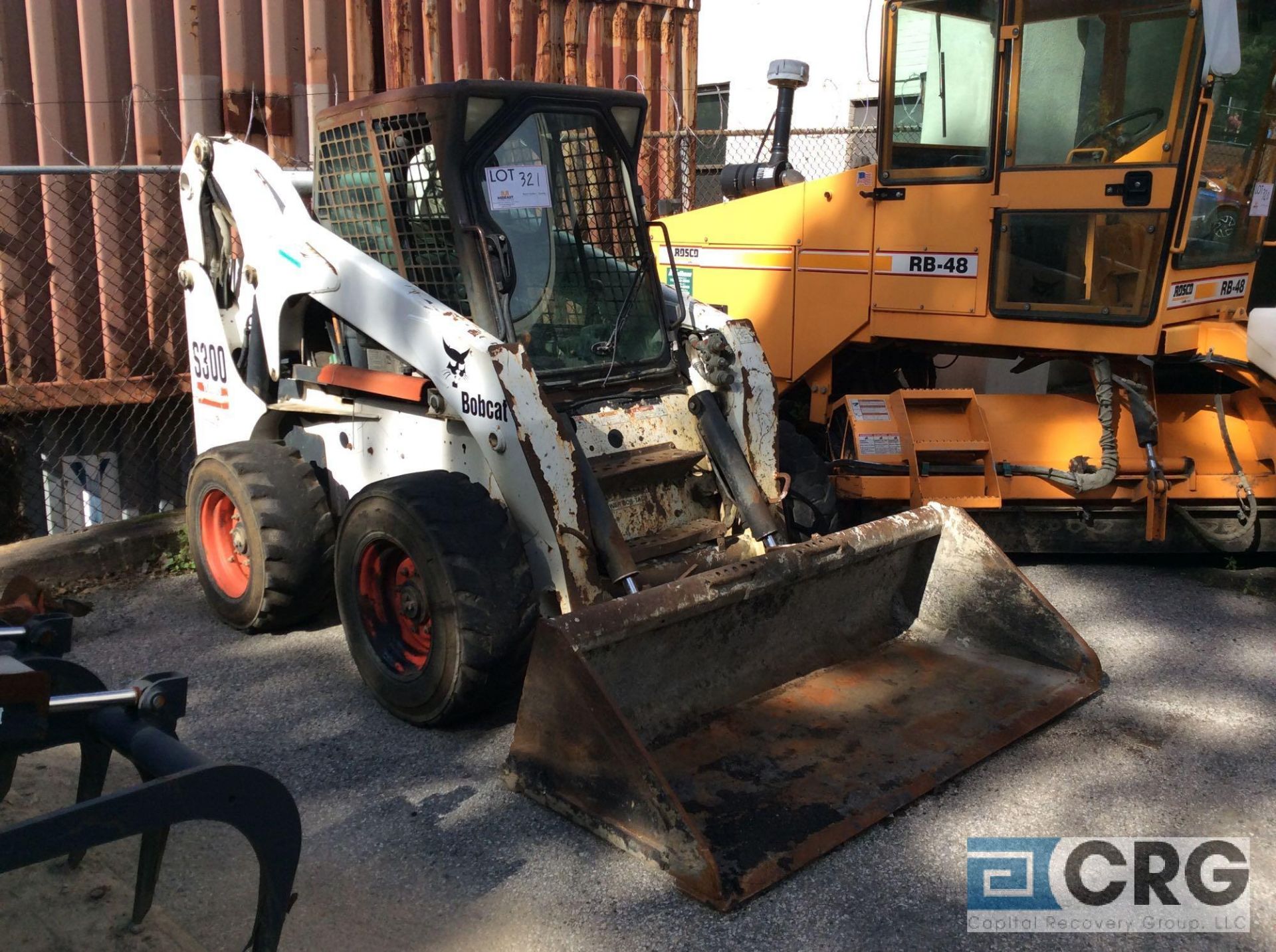 2005 Bobcat S300 skid steer loader, sn 525816799, 2,561 Hours, enclosed cab, with attached 72 inch - Image 2 of 4