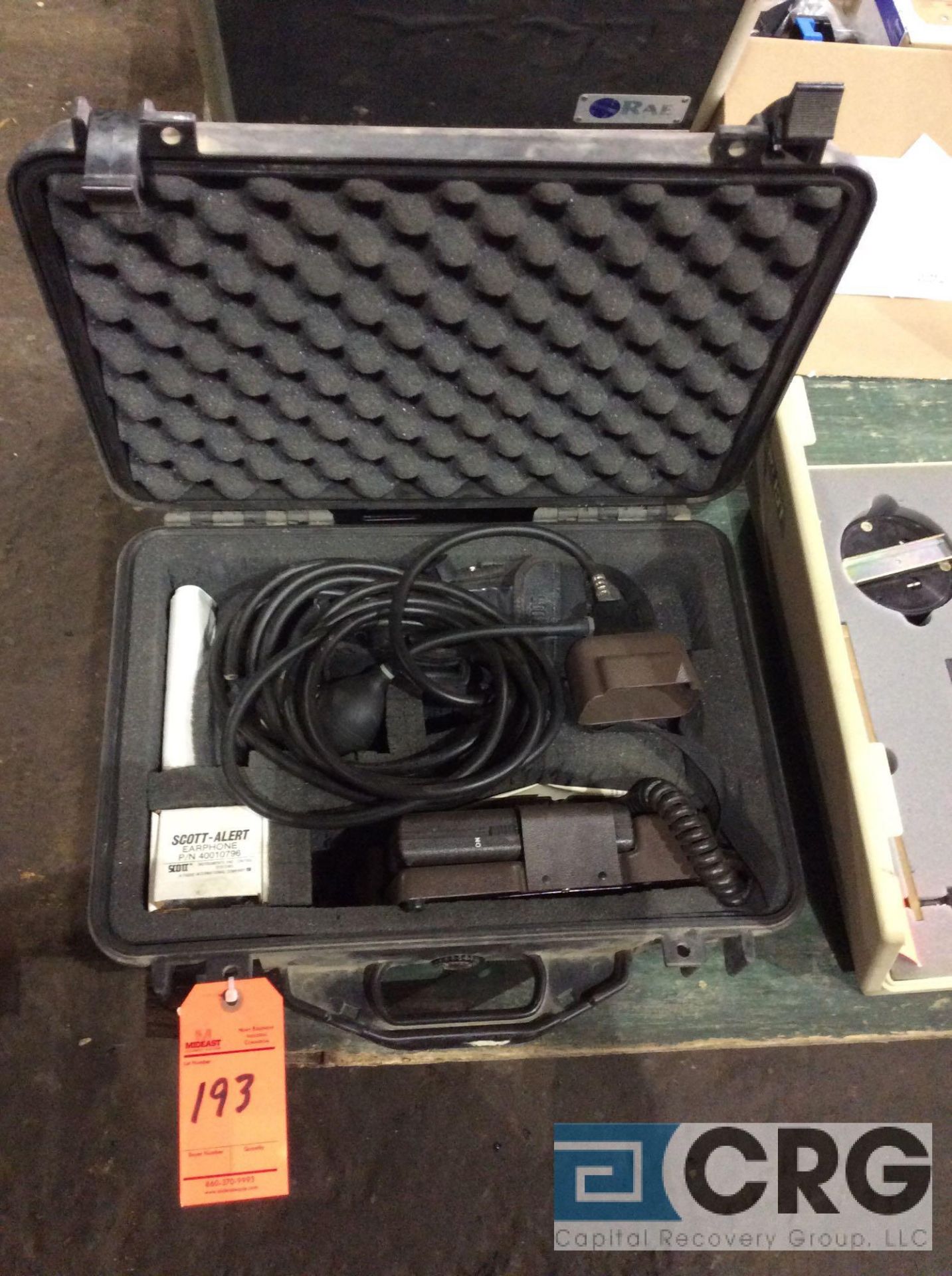 Scott gas leak detector with case