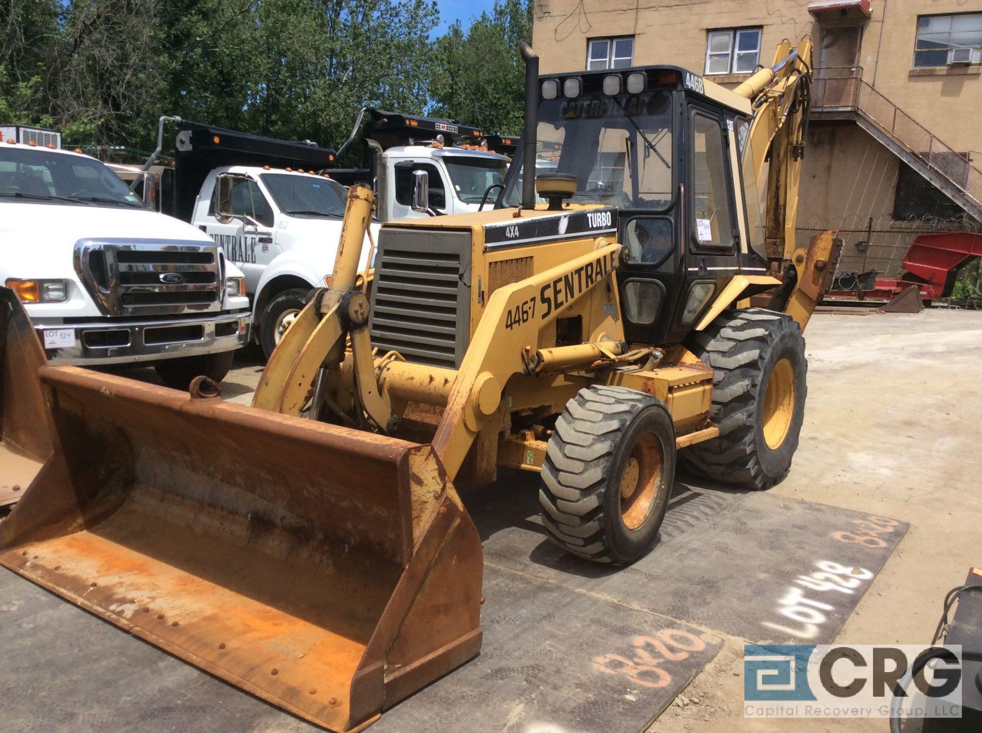 2001 CAT 446B backhoe, low hours, 4 X 4, plumbed for a hydraulic hammer, with extend-a-hoe - Image 2 of 11