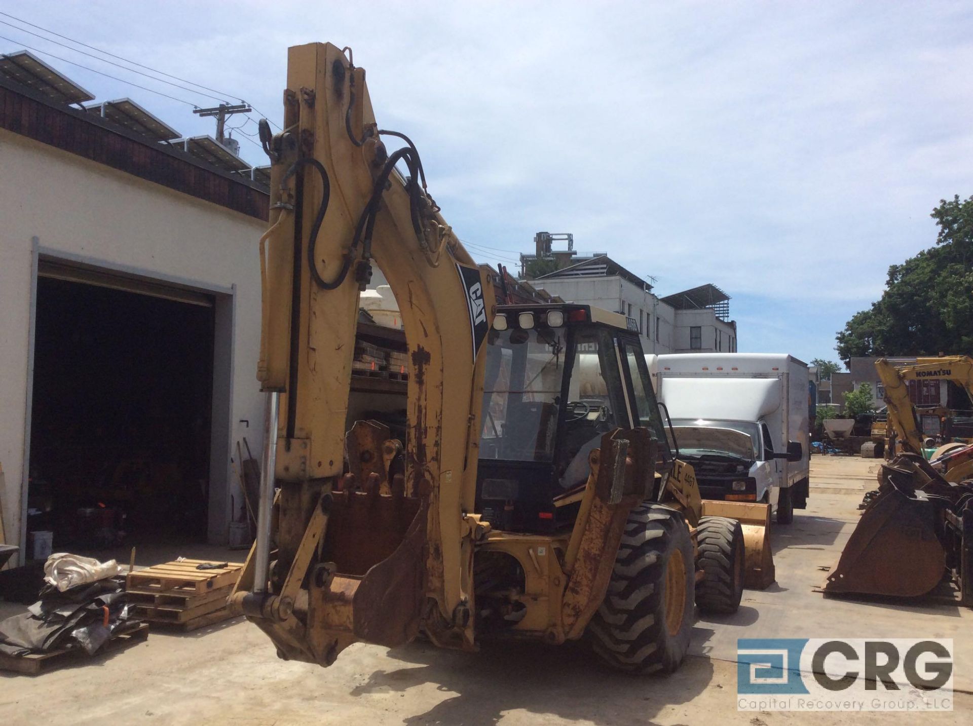 2001 CAT 446B backhoe, low hours, 4 X 4, plumbed for a hydraulic hammer, with extend-a-hoe - Image 4 of 11