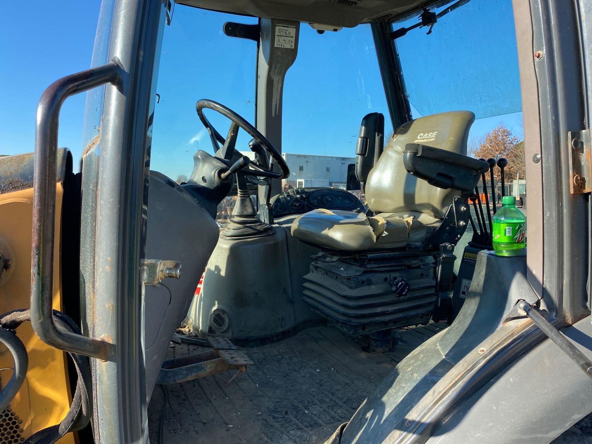 2005 Case 580SM 4 X 4 Loader Backhoe, A/C cab, Ride Control, 83 in Loader Bucket, Extendable Stick, - Image 24 of 30