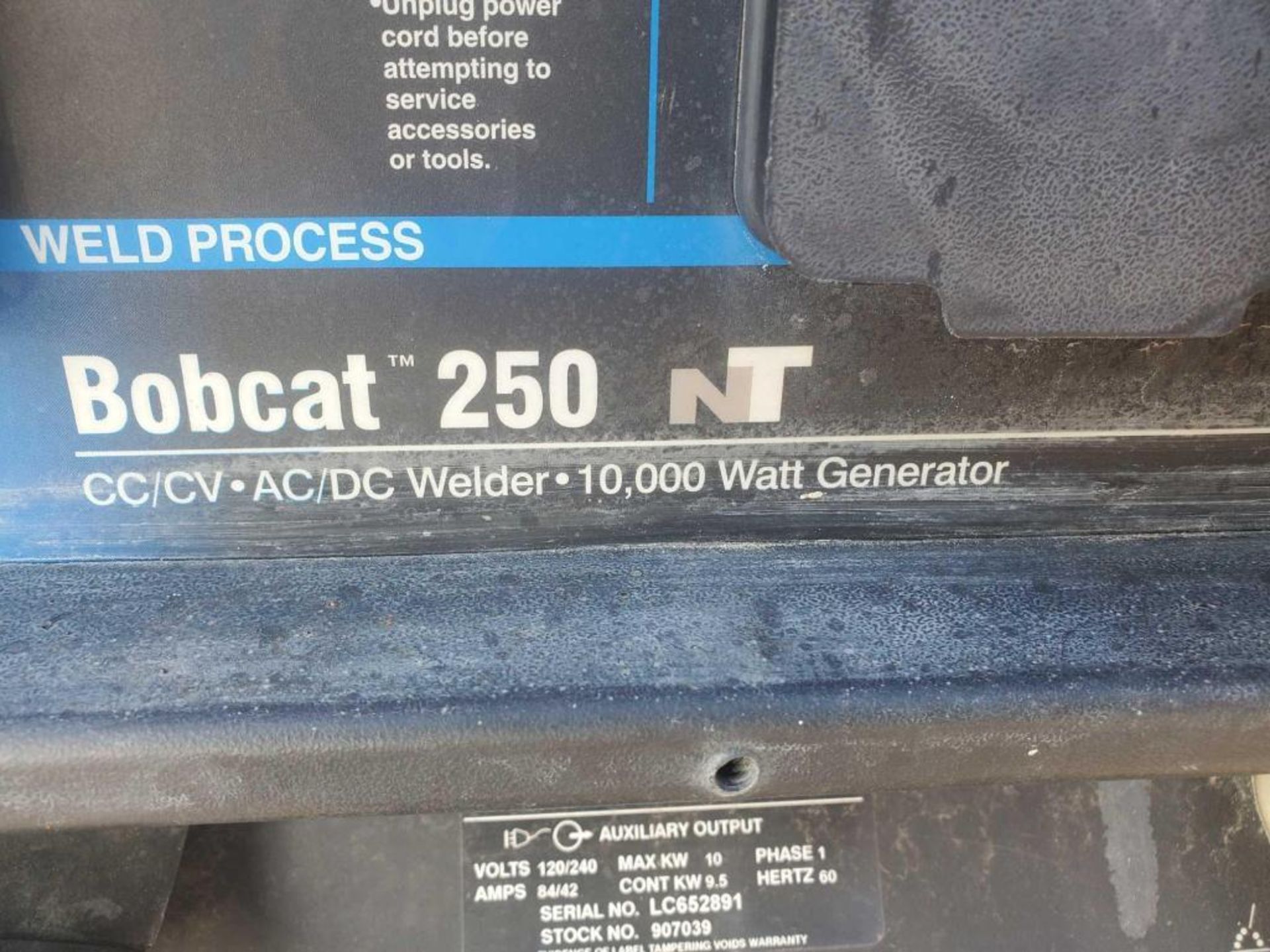 Miller Bobcat 250 CC/CV, AC/DC welder and 10000 watt generator, 80 max OCV, 2535 hrs - Image 3 of 5