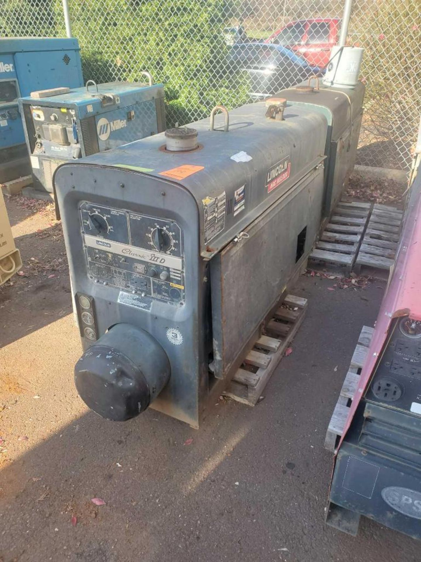 Lincoln Classic III D welder / generator, 90 max OCV, 3332 hrs - Image 2 of 5