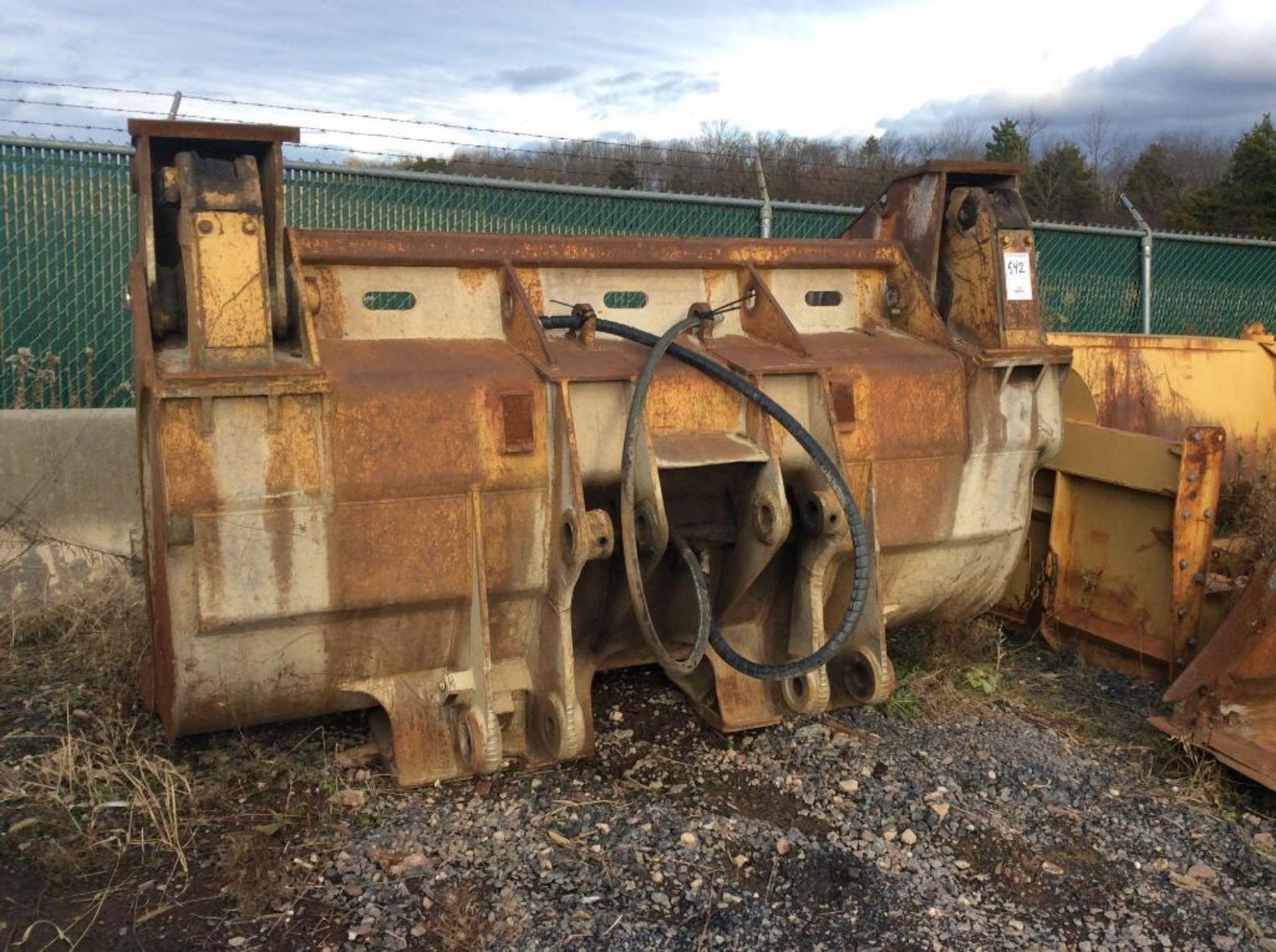 9 foot demolition clamshell bucket for CAT 973 Loader