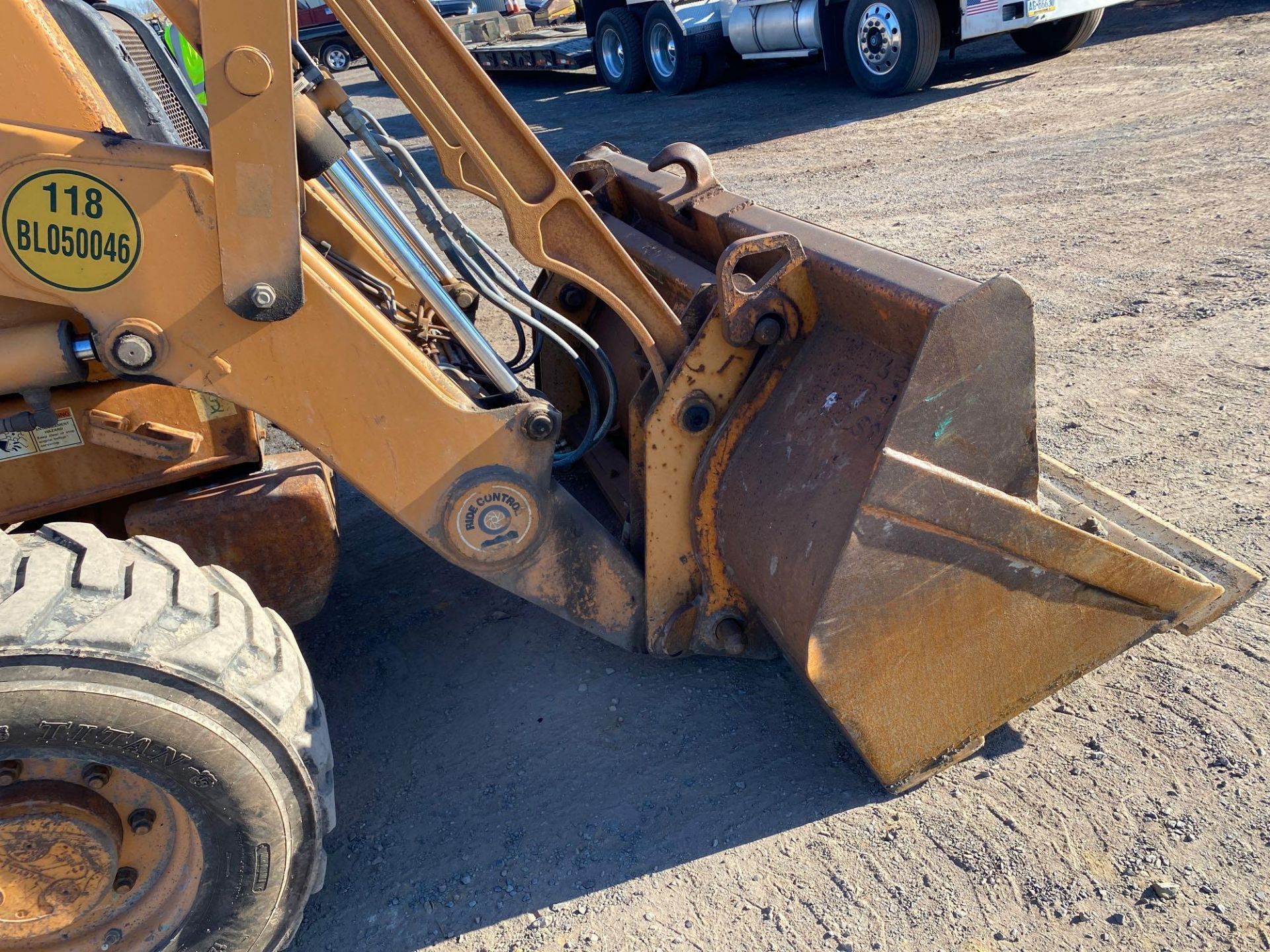 2005 Case 580SM 4 X 4 Loader Backhoe, A/C cab, Ride Control, 83 in Loader Bucket, Extendable Stick, - Image 19 of 30