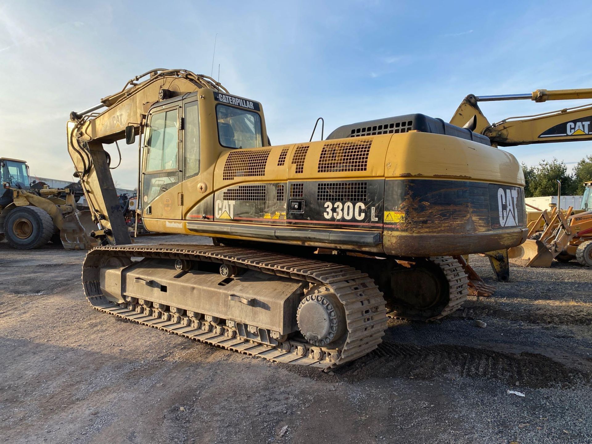 2006 CAT 330CL Excavator, AC cab, , Straight Travel Pedal, US EPA Label, 10 ft 6 in. Stick, Auxiliar - Image 3 of 14