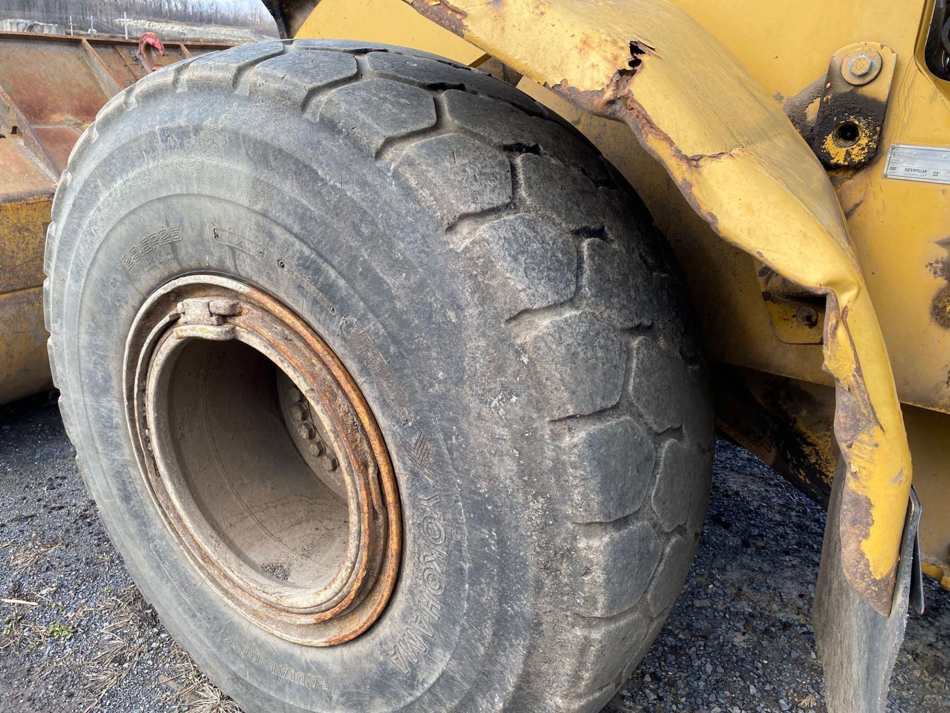 1998 CAT 950G Wheel Loader, Enclosed Cab, Air Conditioner, On-Board Scale, Auxiliary Hydraulics, Hyd - Image 13 of 22