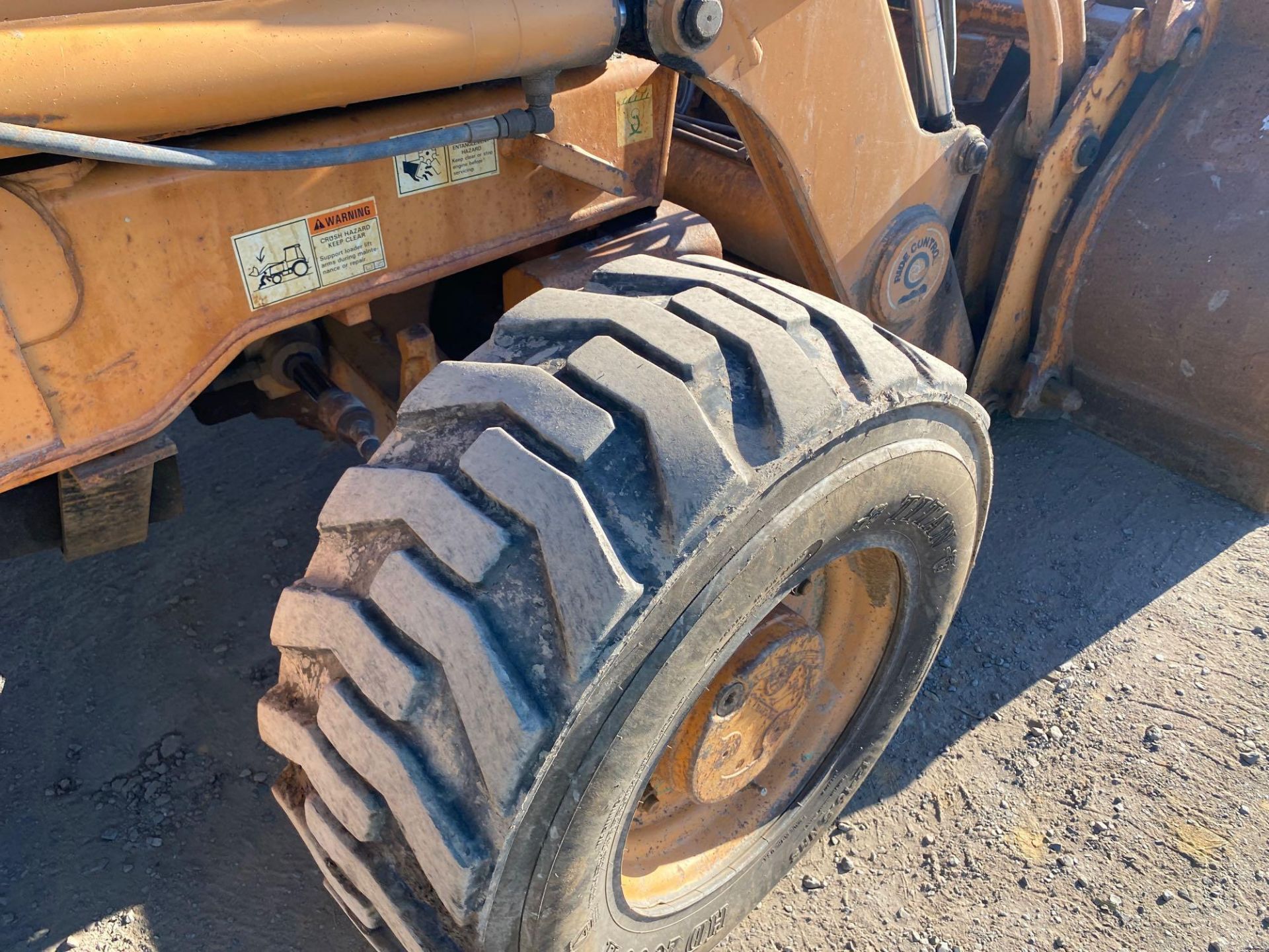 2005 Case 580SM 4 X 4 Loader Backhoe, A/C cab, Ride Control, 83 in Loader Bucket, Extendable Stick, - Image 18 of 30