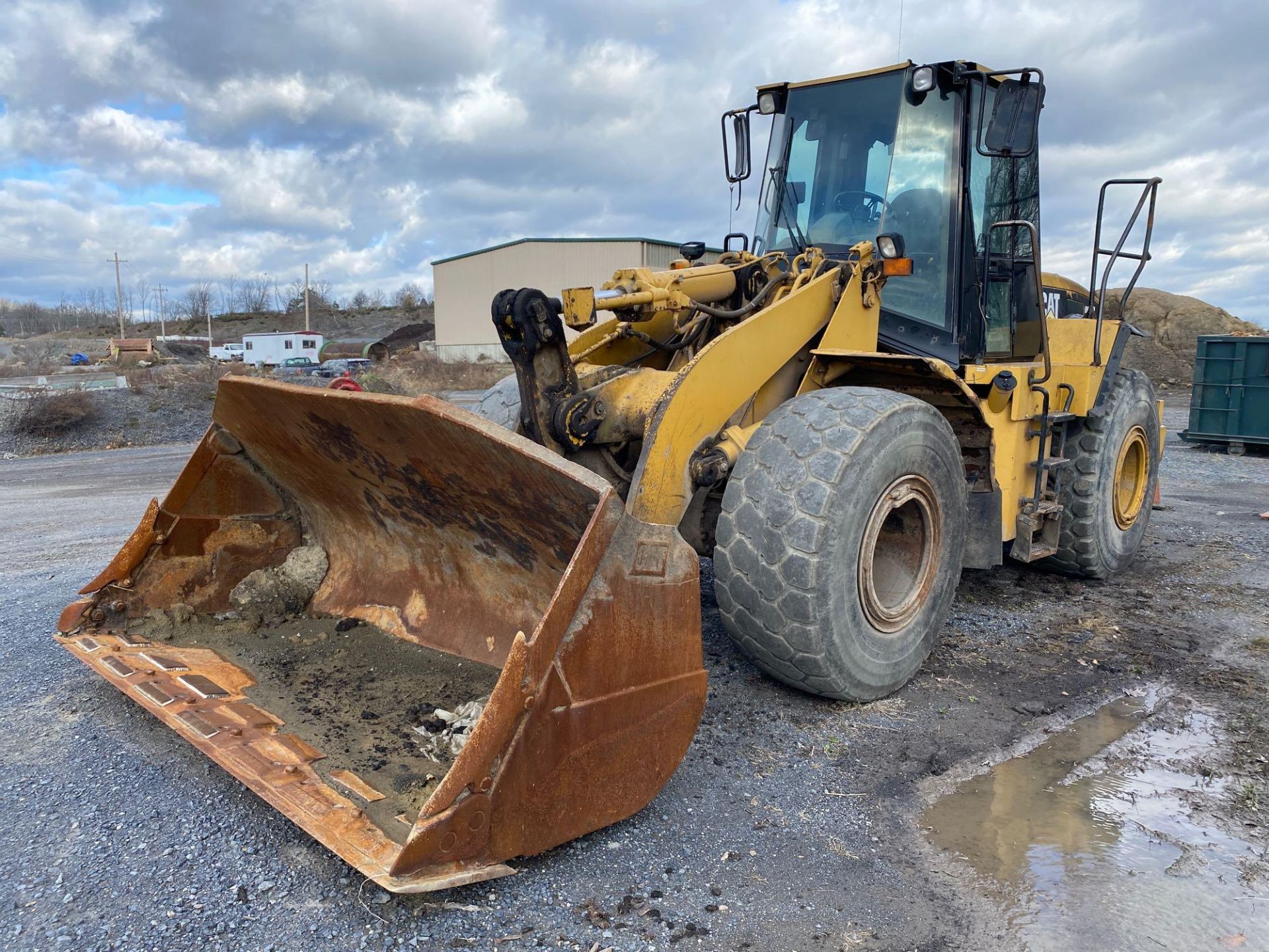 1998 CAT 950G Wheel Loader, Enclosed Cab, Air Conditioner, On-Board Scale, Auxiliary Hydraulics, Hyd