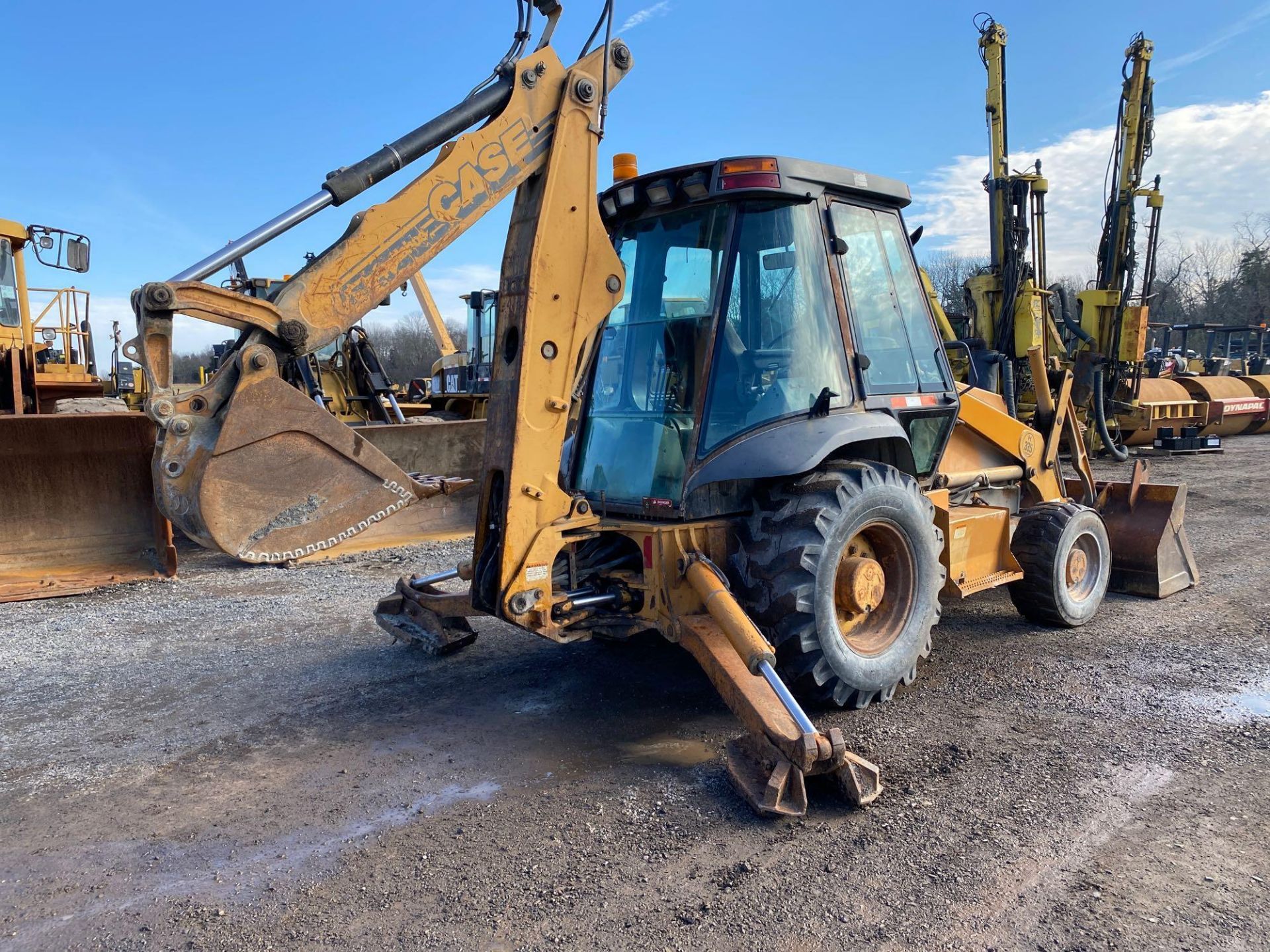 1999 Case 580SL 4 X 4 Loader Backhoe, AC cab, Extendahoe, auxiliary hydraulics, quick disconnect buc - Image 4 of 10