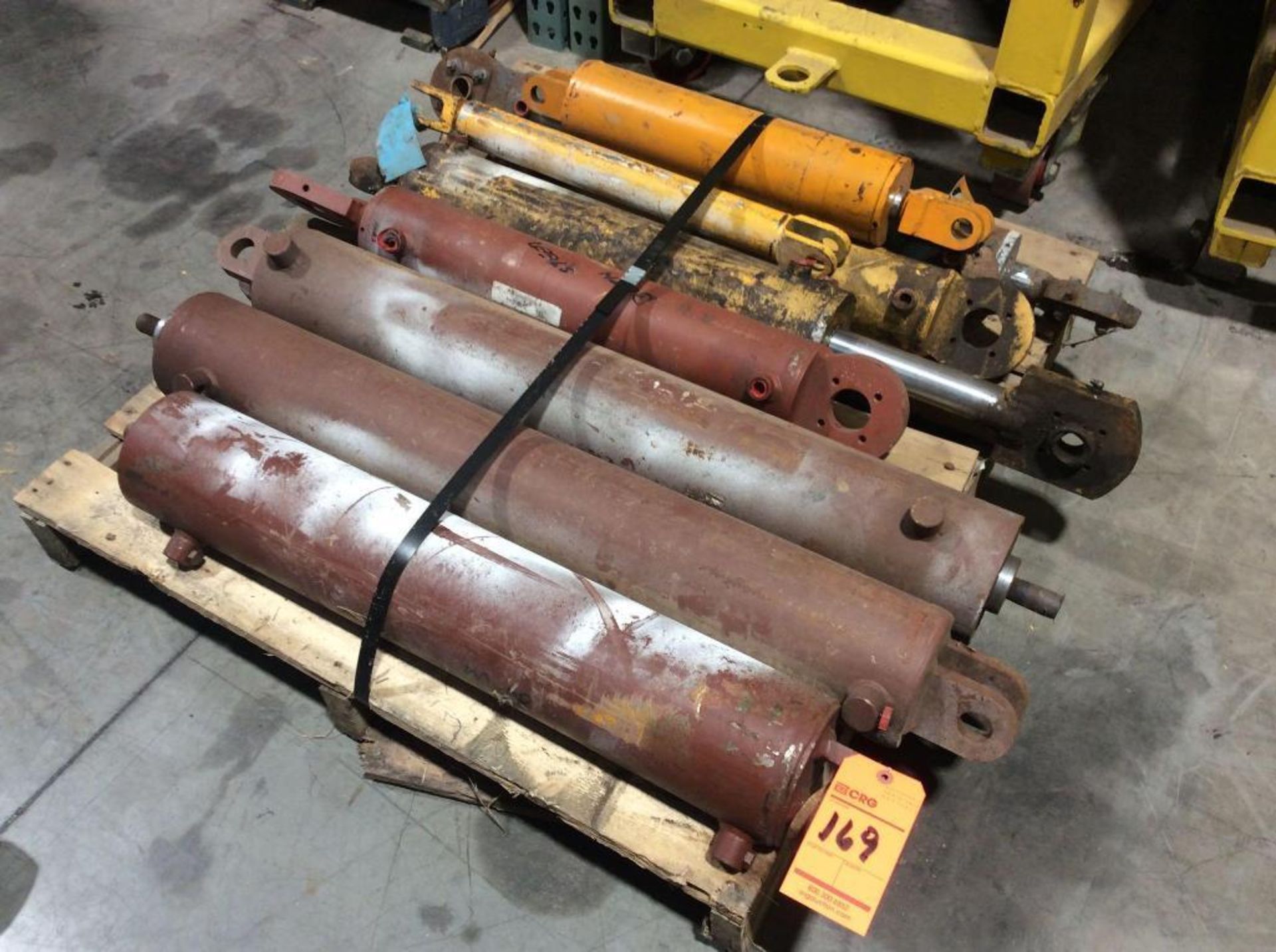 Lot of (9) asst milling machine cylinders