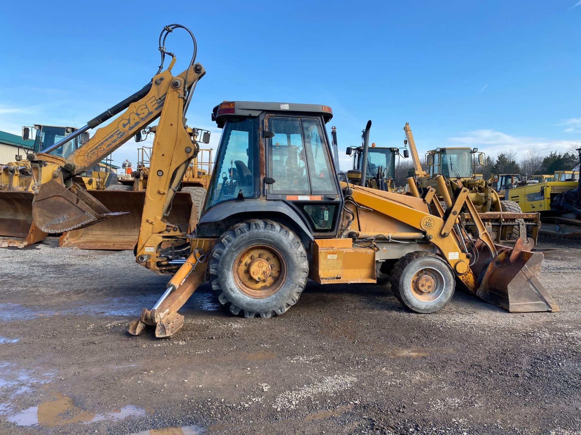 1999 Case 580SL 4 X 4 Loader Backhoe, AC cab, Extendahoe, auxiliary hydraulics, quick disconnect buc - Image 5 of 10