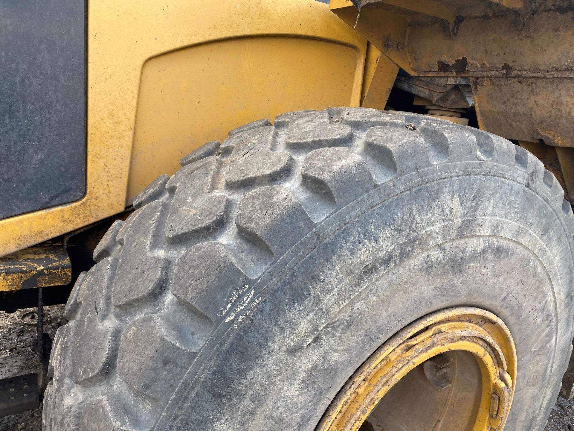 1998 CAT 950G Wheel Loader, Enclosed Cab, Air Conditioner, On-Board Scale, Auxiliary Hydraulics, Hyd - Image 15 of 22
