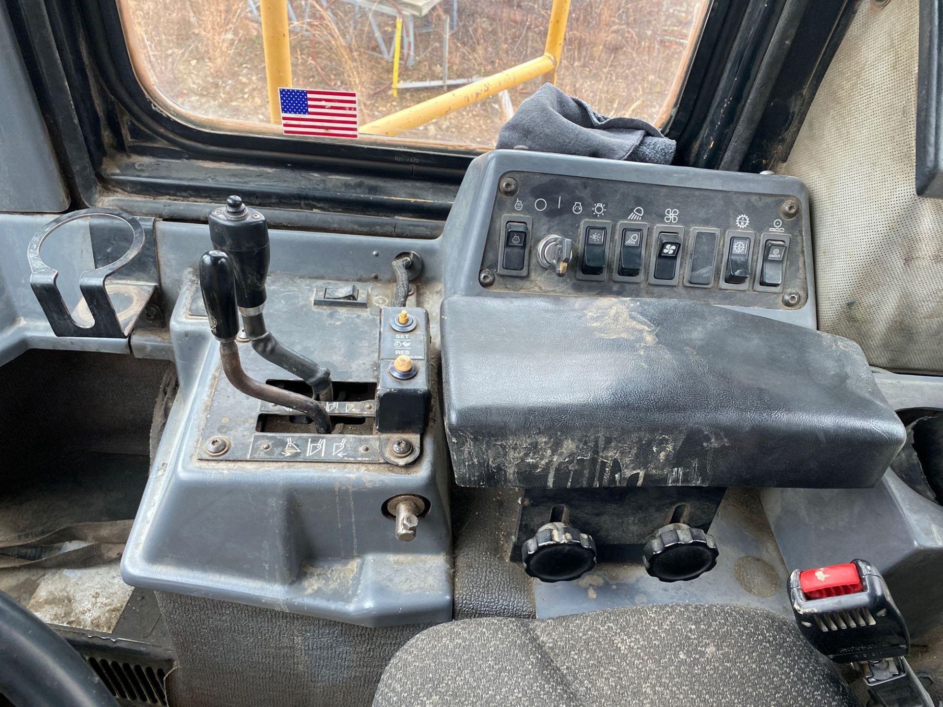 1999 CAT 988F II Wheel Loader, Enclosed Cab, Air Conditioner, Ride Control, Spade Nose Bucket, 35/65 - Image 12 of 14