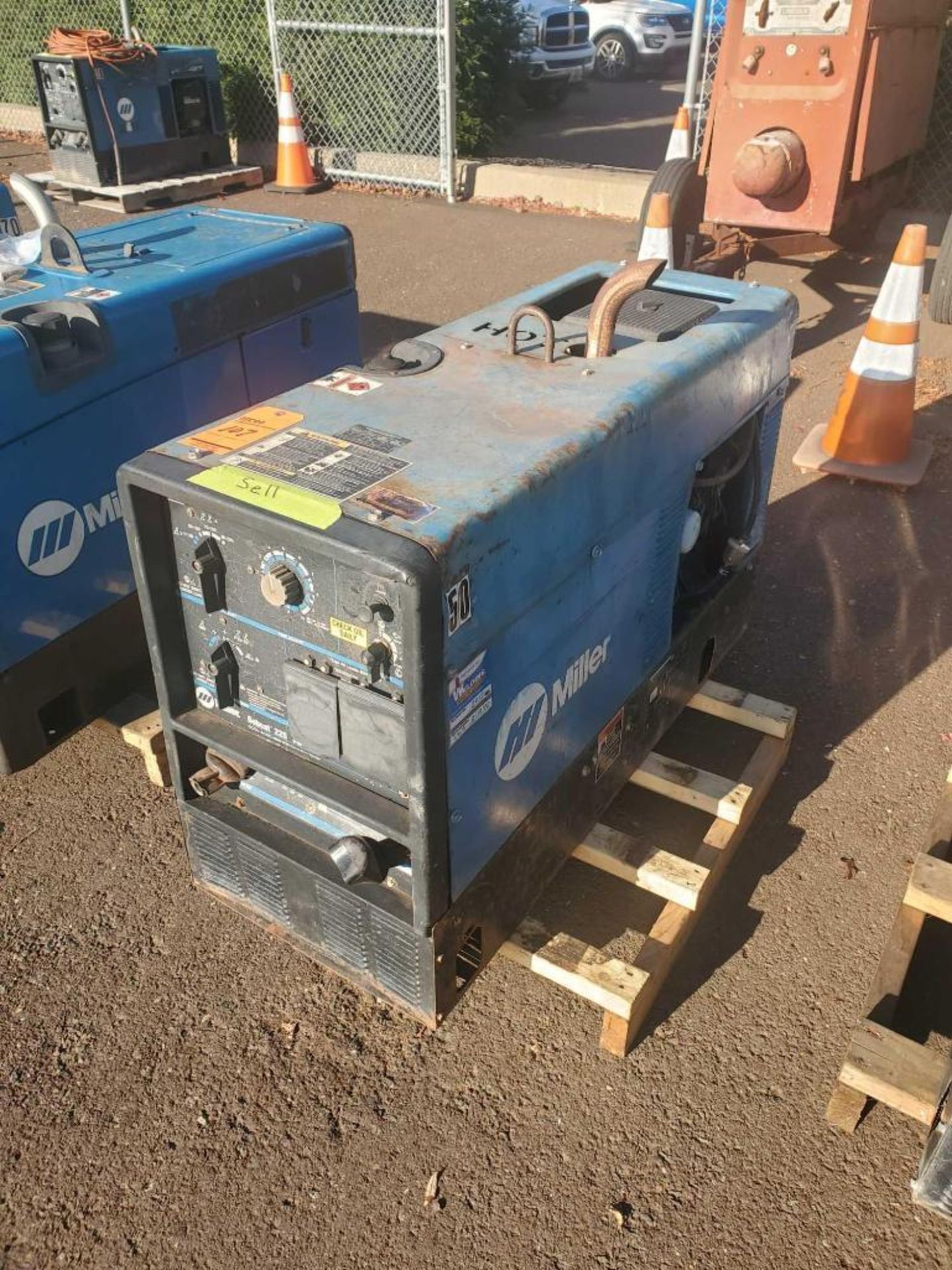 Miller Bobcat 225 CC/CV, AC/DC welder and 8500 watt generator, 80 max OCV, 1962 hrs - Image 2 of 5