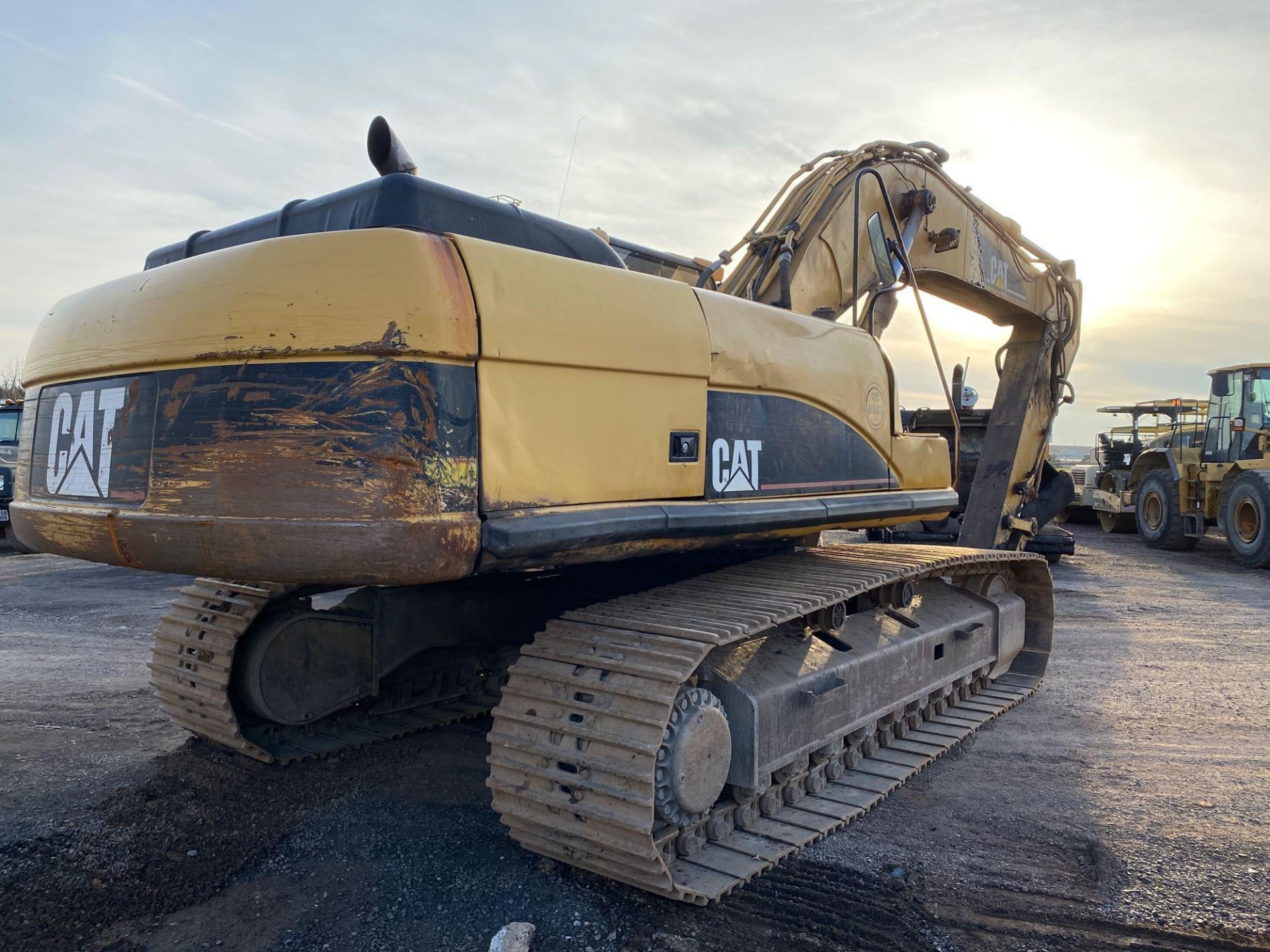 2006 CAT 330CL Excavator, AC cab, , Straight Travel Pedal, US EPA Label, 10 ft 6 in. Stick, Auxiliar - Image 5 of 14