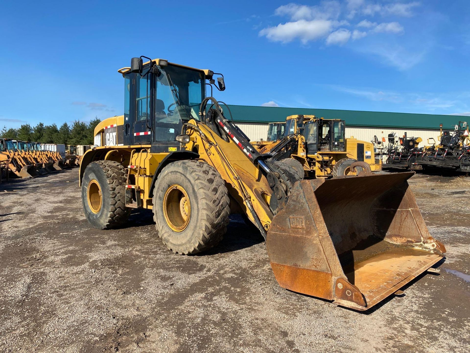 2005 CAT 930G Wheel Loader, Enclosed Cab, Air Conditioner, Air Ride Seat, Ride Control, Autoshift, A - Image 7 of 20