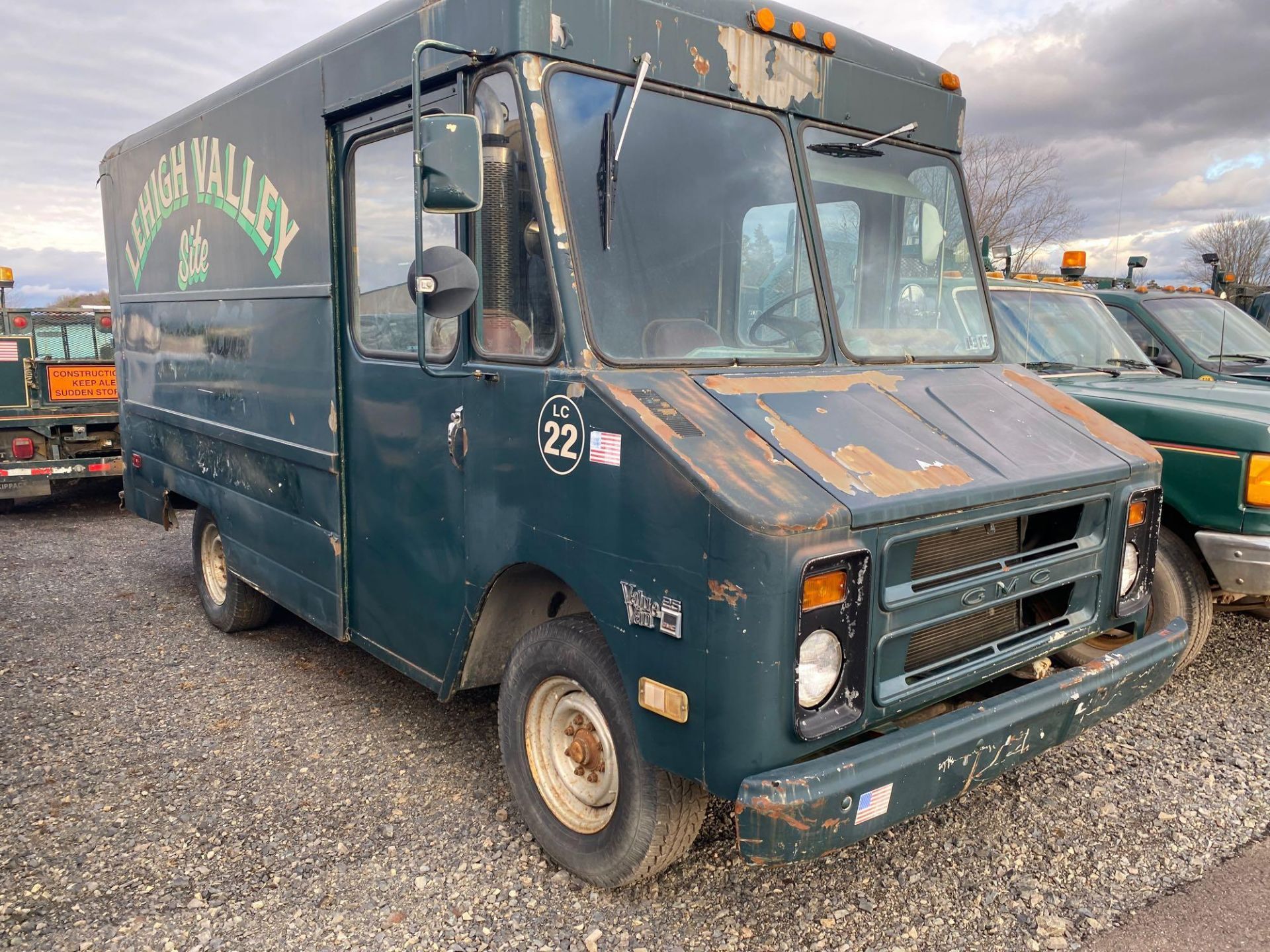 1986 GMC VAN, GM 4.8 L Engine, 4 Manual Transmission, 3.73:1 Axle Ratio, 245/75R16 Spring Suspension