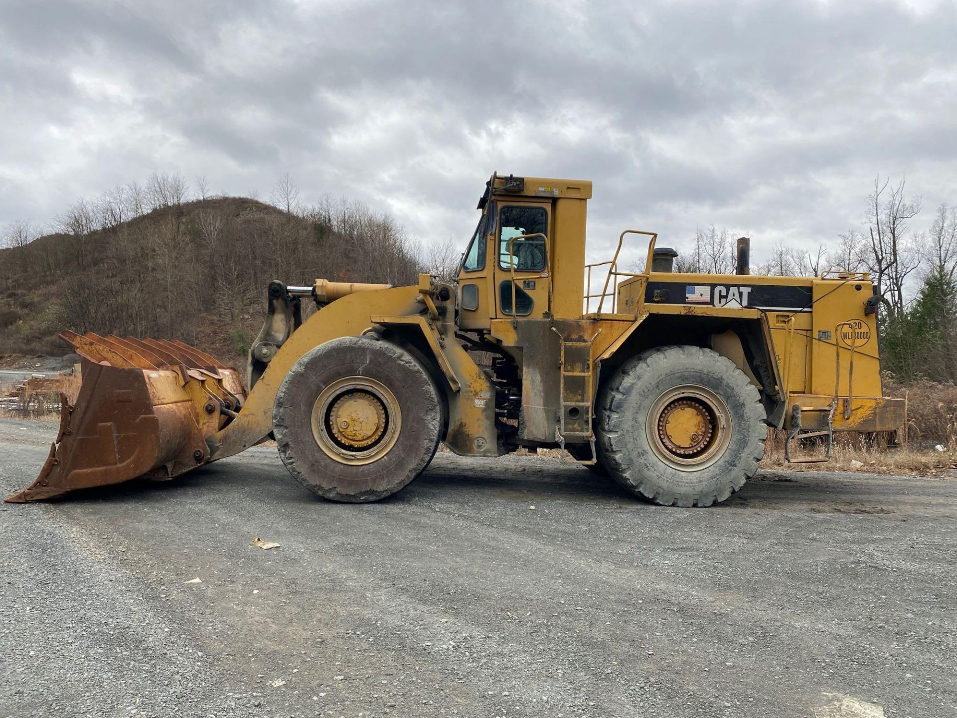 1999 CAT 988F II Wheel Loader, Enclosed Cab, Air Conditioner, Ride Control, Spade Nose Bucket, 35/65 - Image 2 of 14