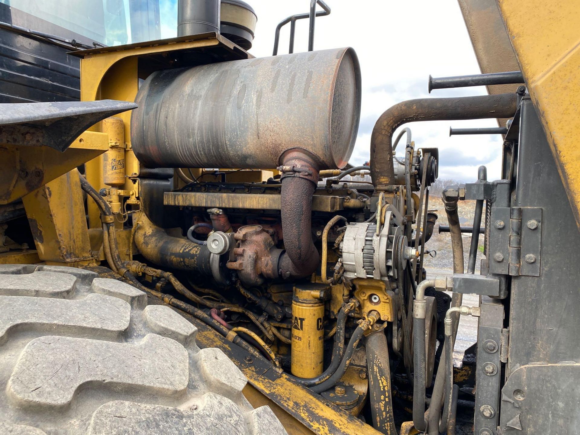 1998 CAT 950G Wheel Loader, Enclosed Cab, Air Conditioner, On-Board Scale, Auxiliary Hydraulics, Hyd - Image 11 of 22